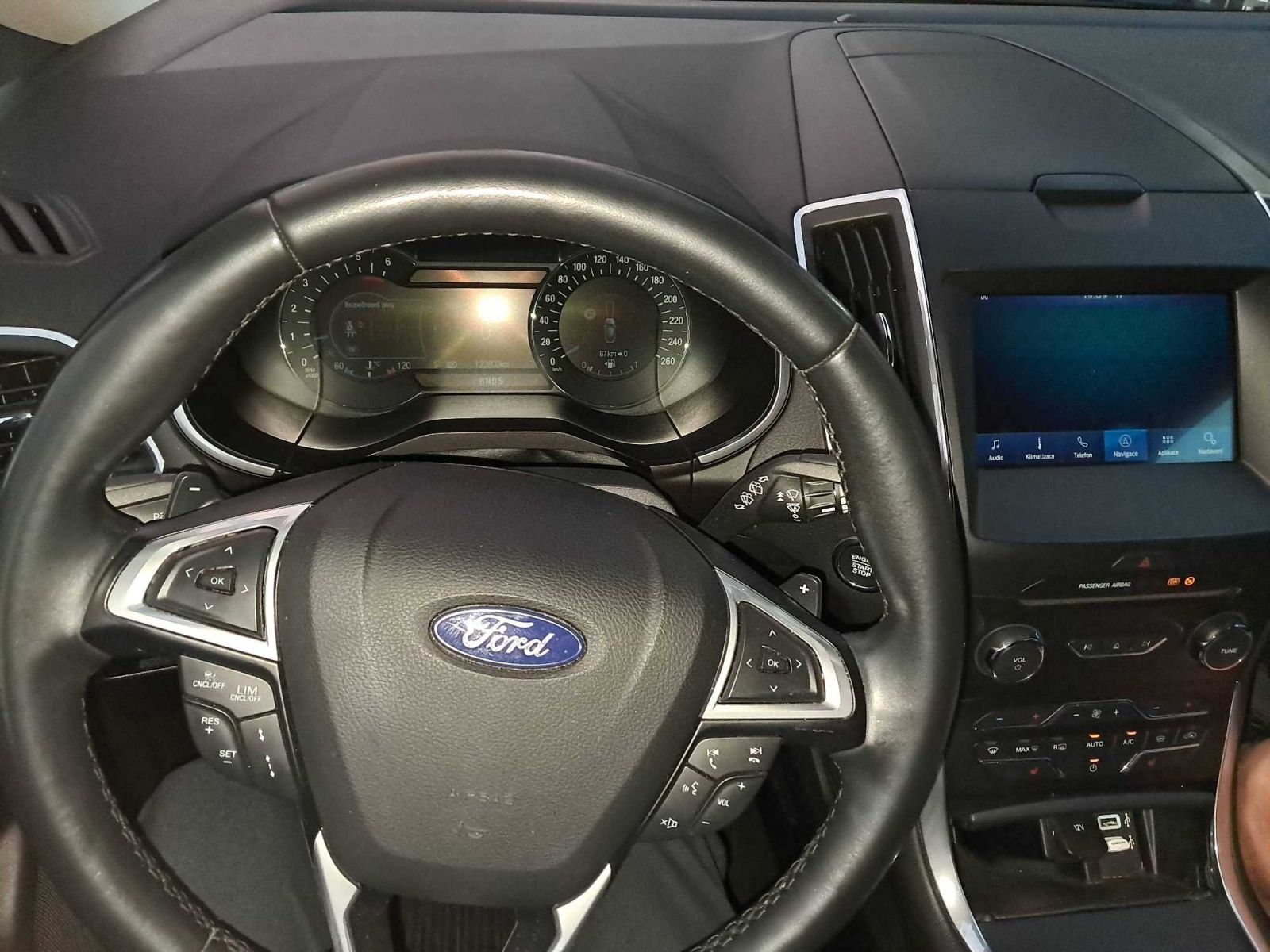 Ford Galaxy, 2.0 EcoBlue, Automat, 7 míst - fotka 3