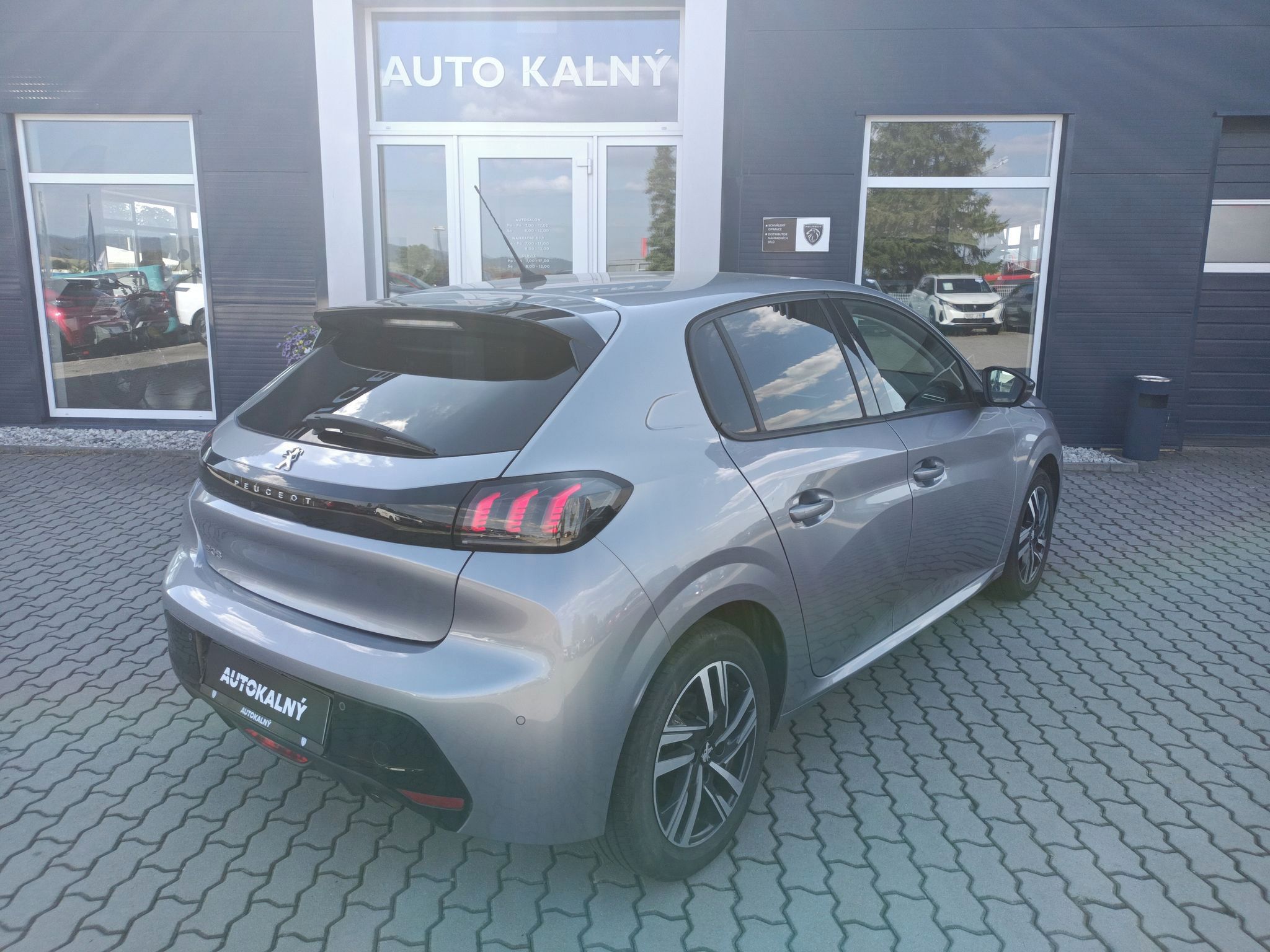 Peugeot 208, Allure Pack 1,2 PT 100k,man6 A - fotka 4