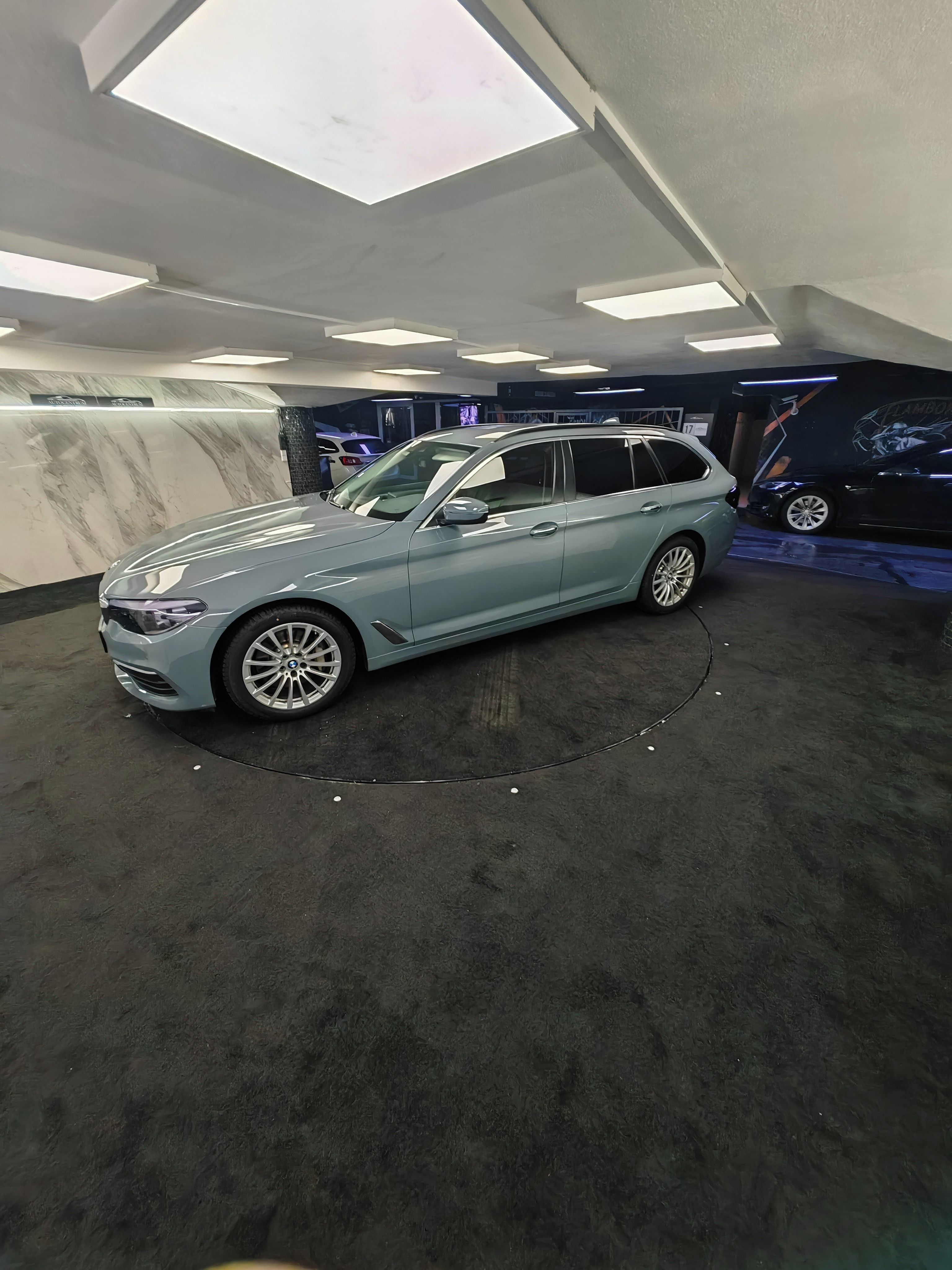 BMW Řada 5, Bmw 525d g31 2018 - fotka 4