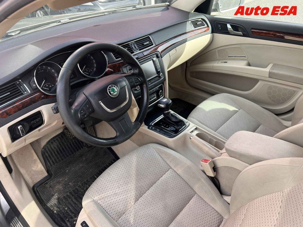 Škoda Superb, 2.0 TDi,2.maj,DSG,WEBASTO - fotka 3