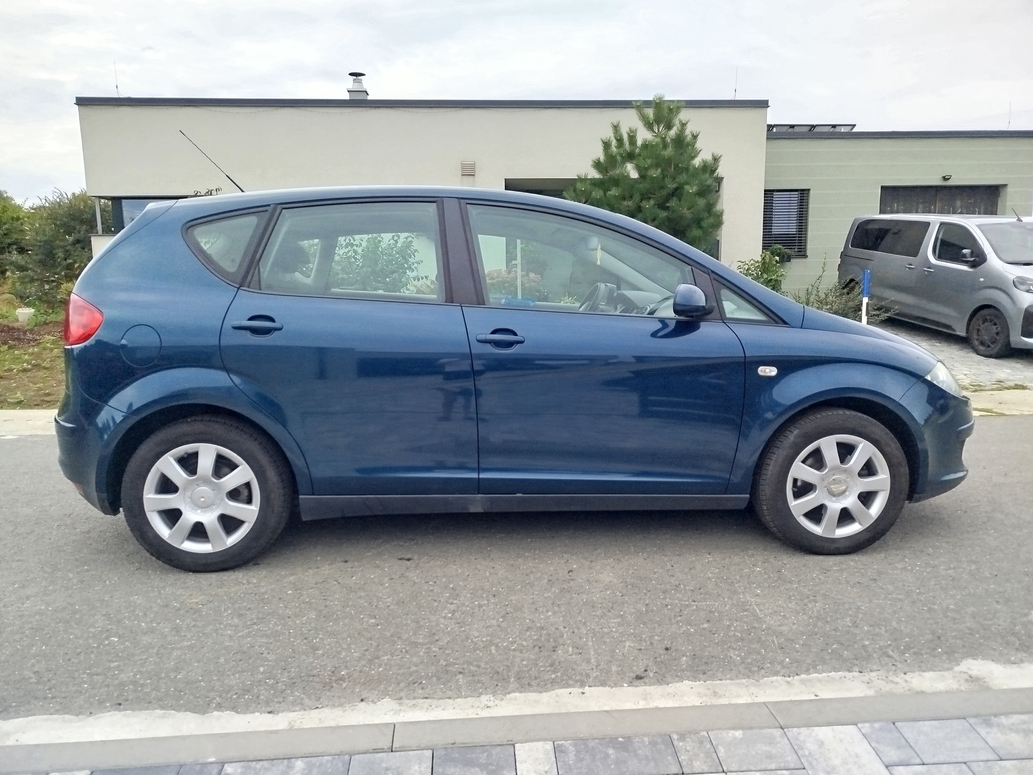 Seat Altea, 1.6i 75kw, serviska, - fotka 5