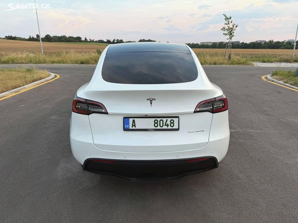 Tesla Model Y, Long Range 4WD, SoH 91% - fotka 4