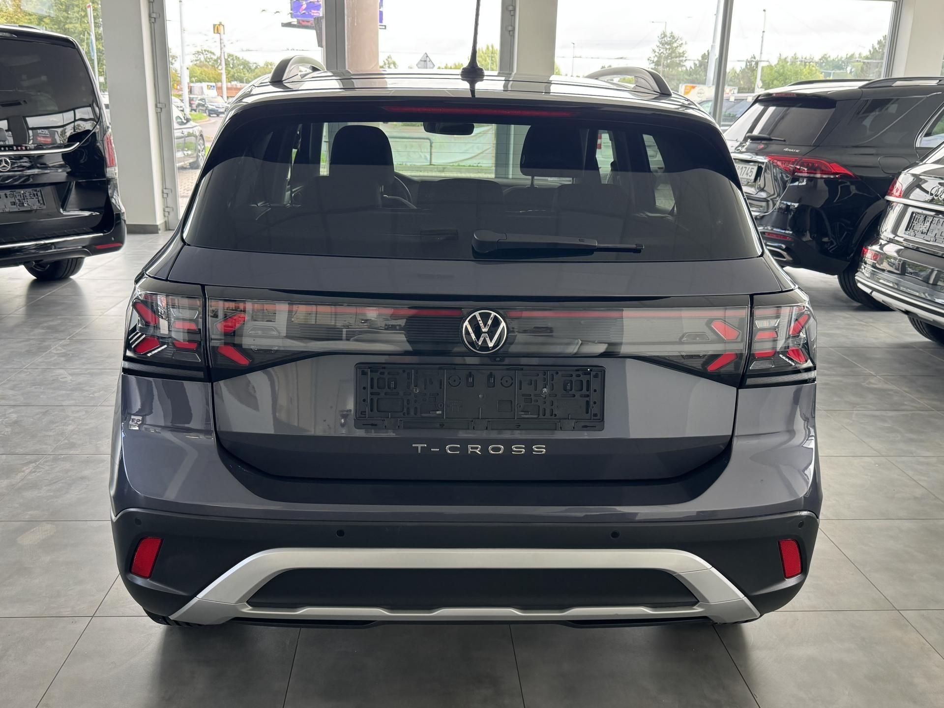 Volkswagen T-Cross, 1,0TSi DSG IQ.LIGHT TAŽNÉ NAVI - fotka 6