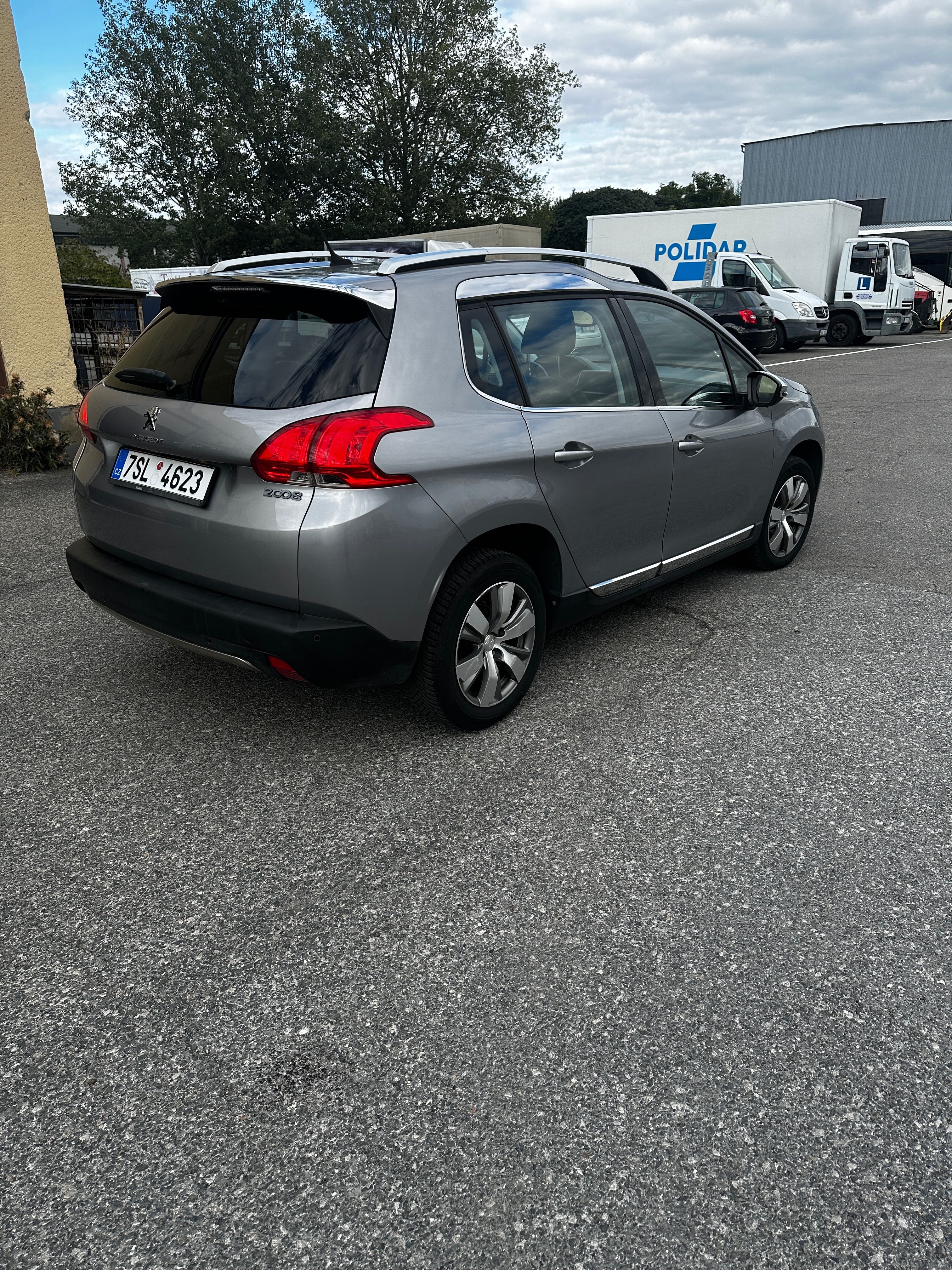 Peugeot 2008, 1,6 Allure Kůže Pano Klima - fotka 5