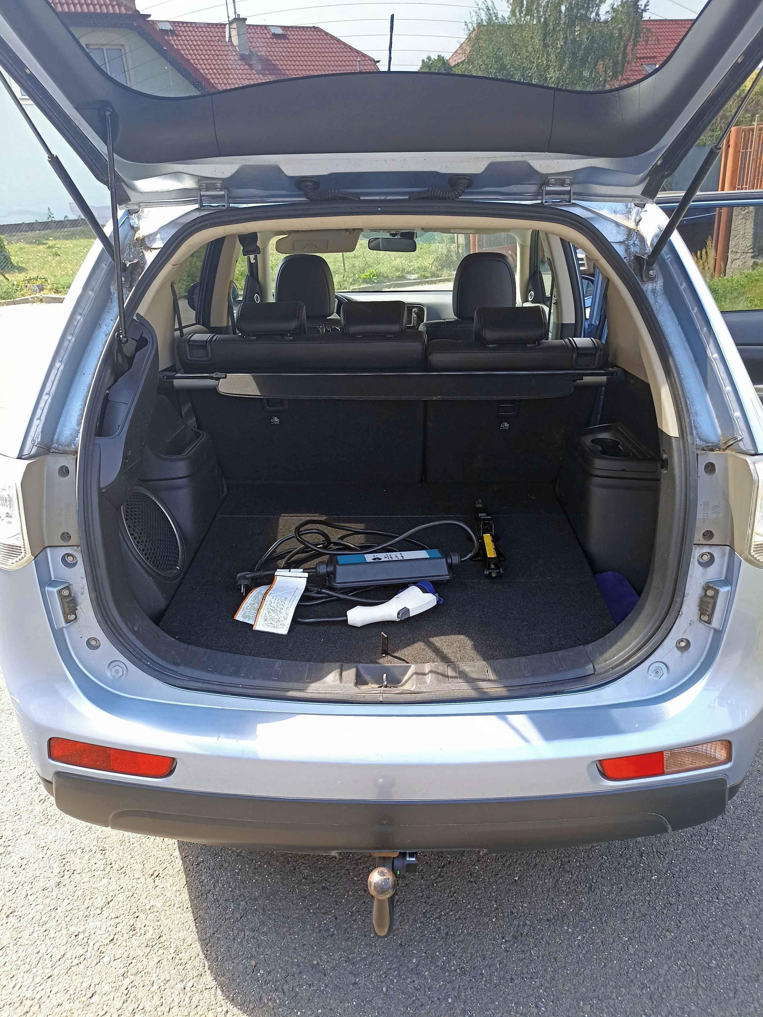 Mitsubishi Outlander, PHEV 4×4, plug-in hybrid - fotka 3
