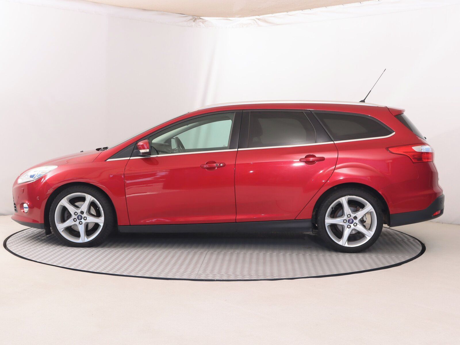 Ford Focus, 2.0 TDCi, Automat, Serv.kniha - fotka 3