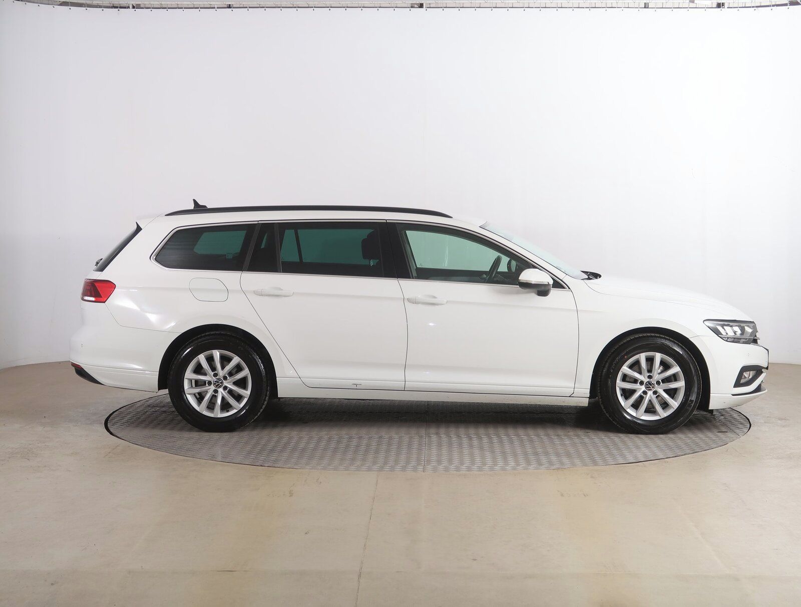 Volkswagen Passat, 2.0 TDI, Business, Automat - fotka 6