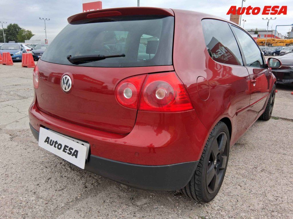Volkswagen Golf, 1.6 FSi - fotka 2