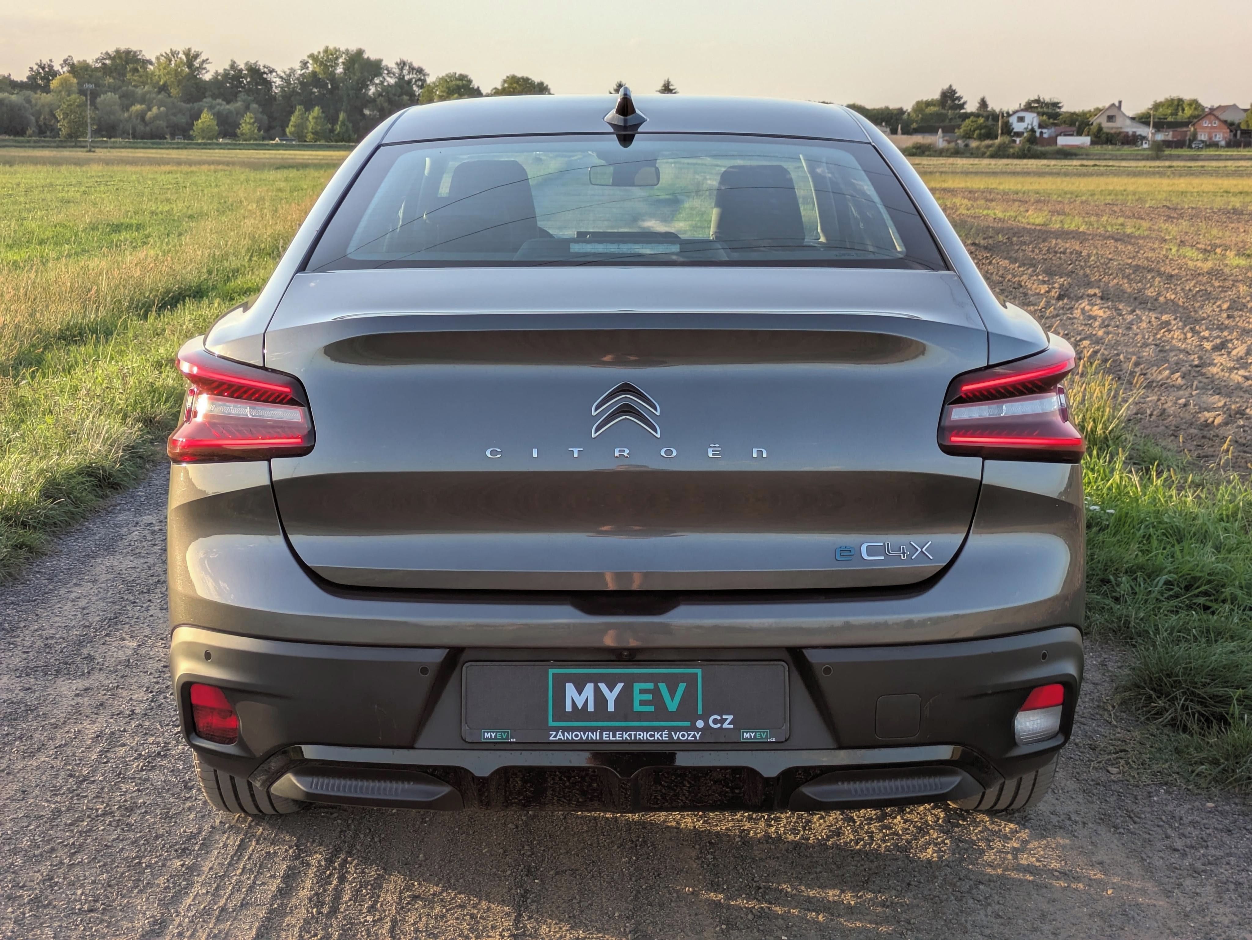 Citroën ë-C4 X, 50kWh, FEEL LED DPH, SOH 99% - fotka 6