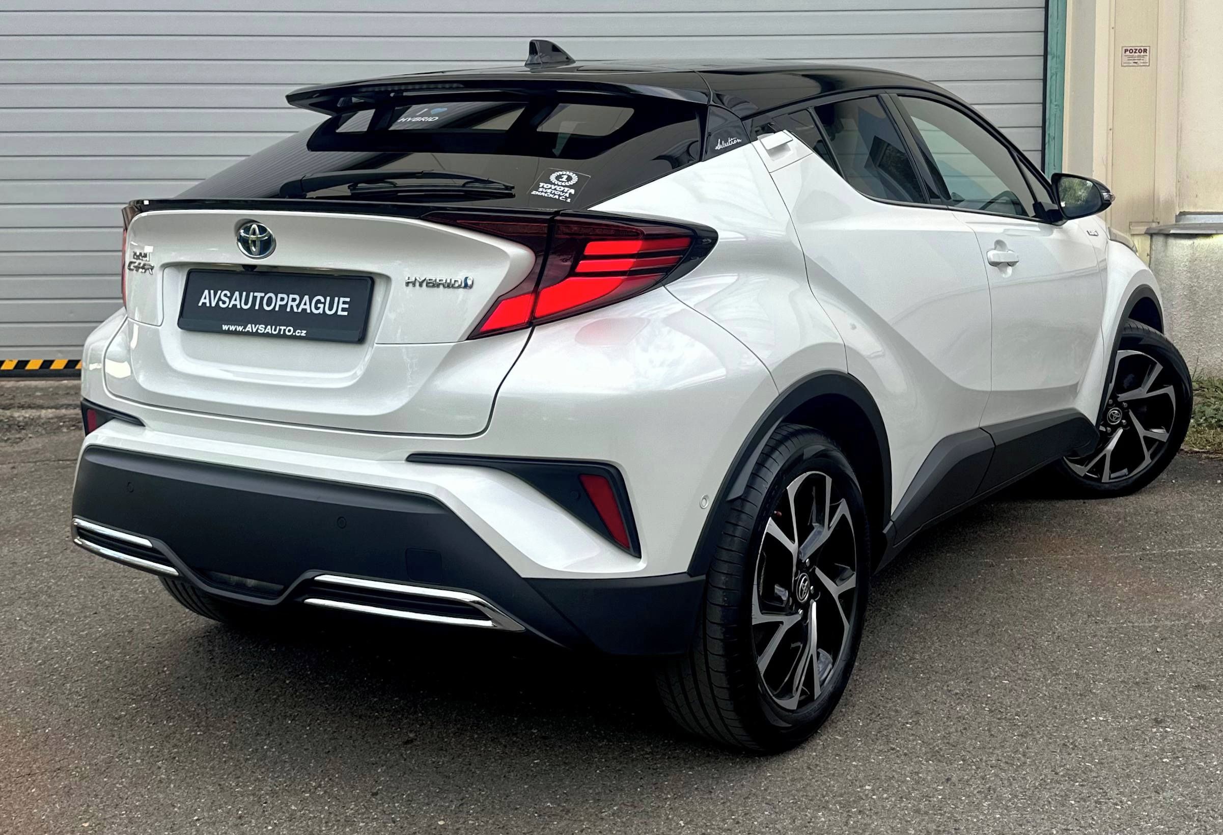 Toyota C-HR, 2.0 HYBRID 112KW AUT 2020 - fotka 4