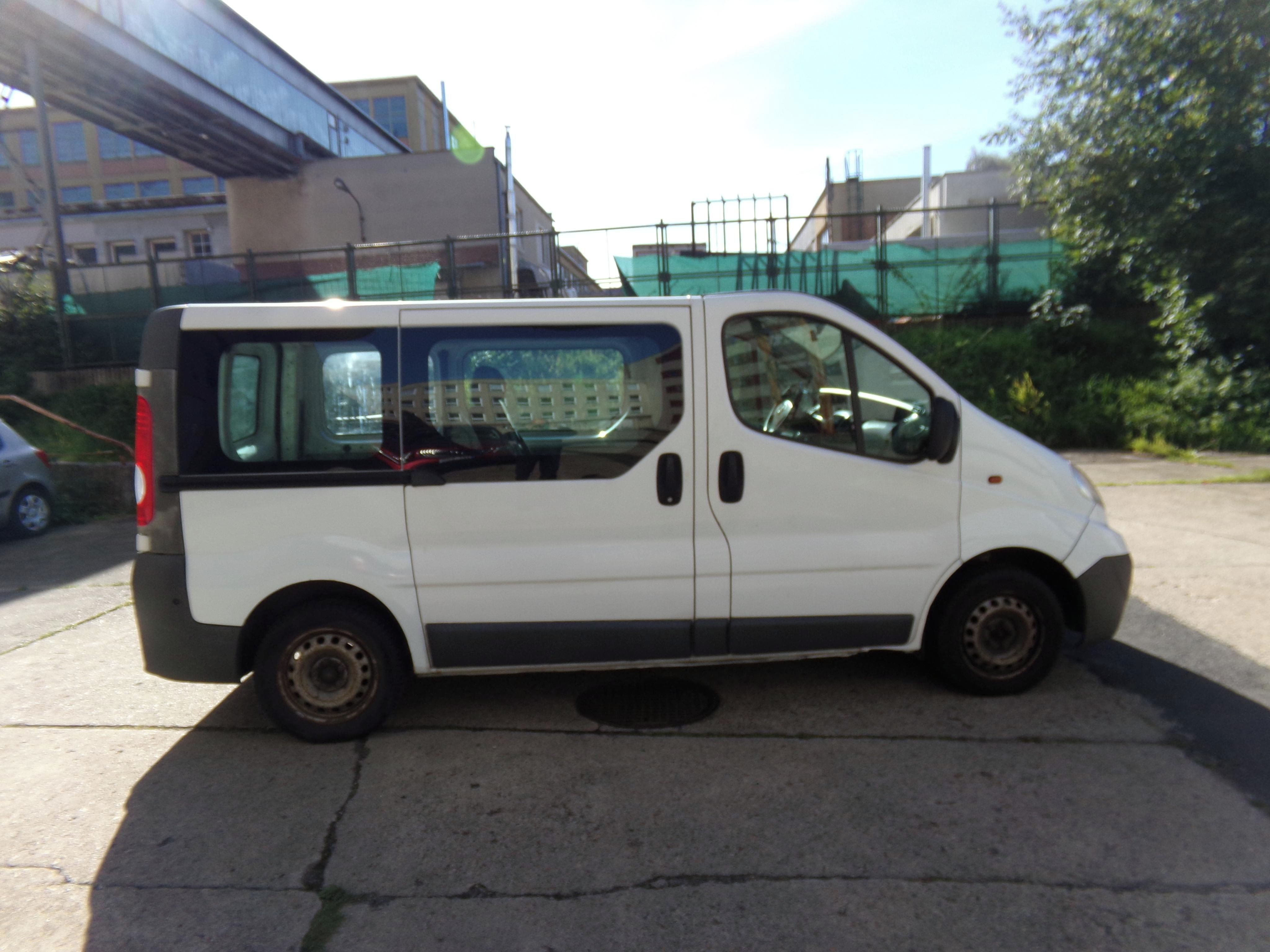 Opel Vivaro, 2.0CDTi 6míst - fotka 4