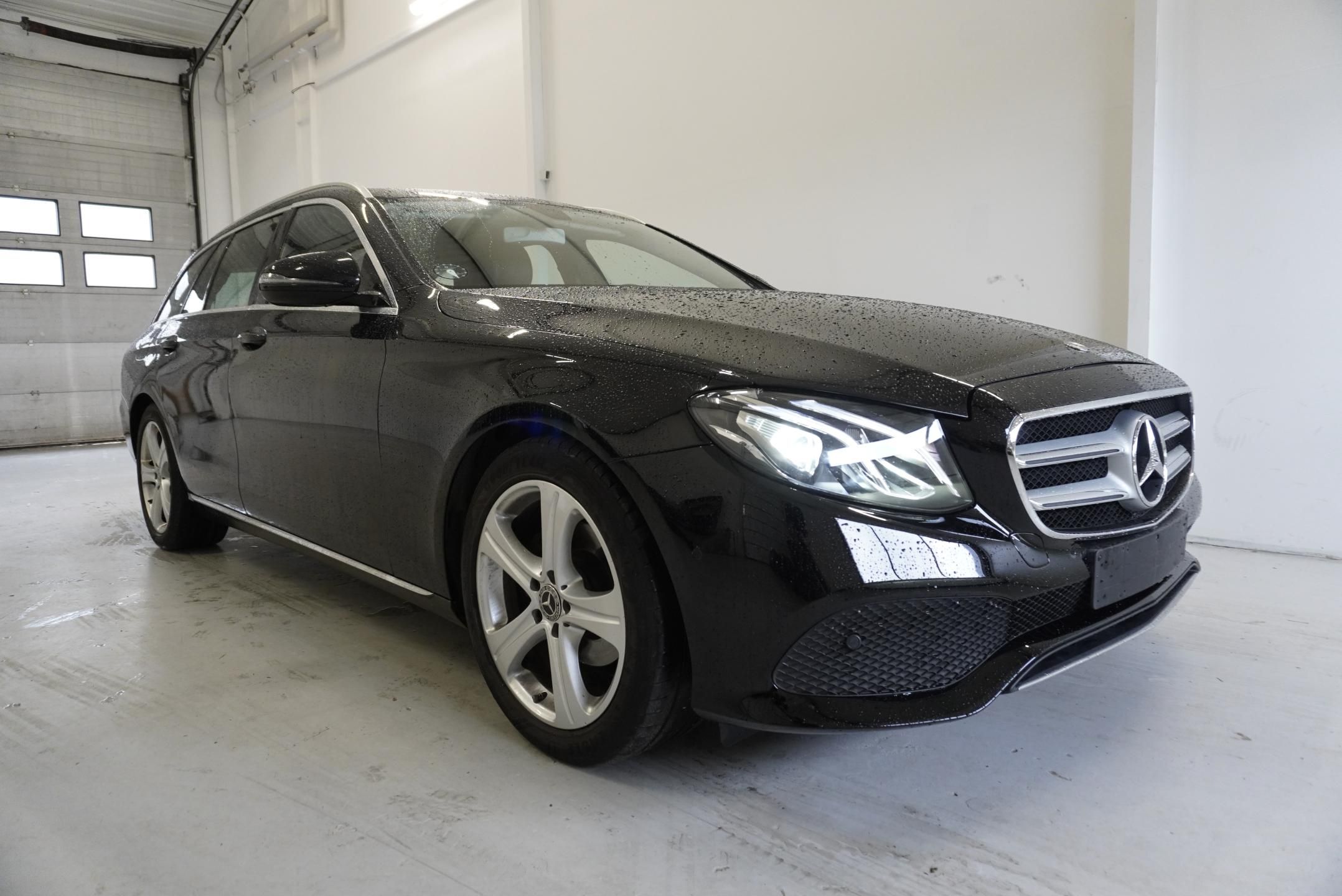 Mercedes-Benz Třídy E, E220D AUTOMAT - fotka 3