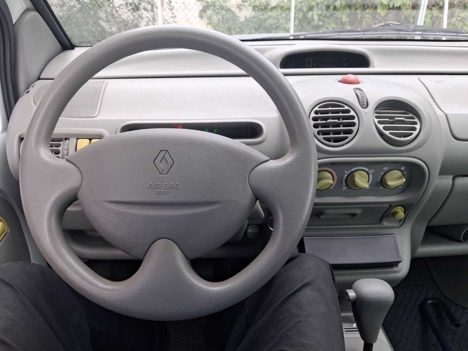 Renault Twingo, 1.2, Automat, dobrý stav - fotka 3
