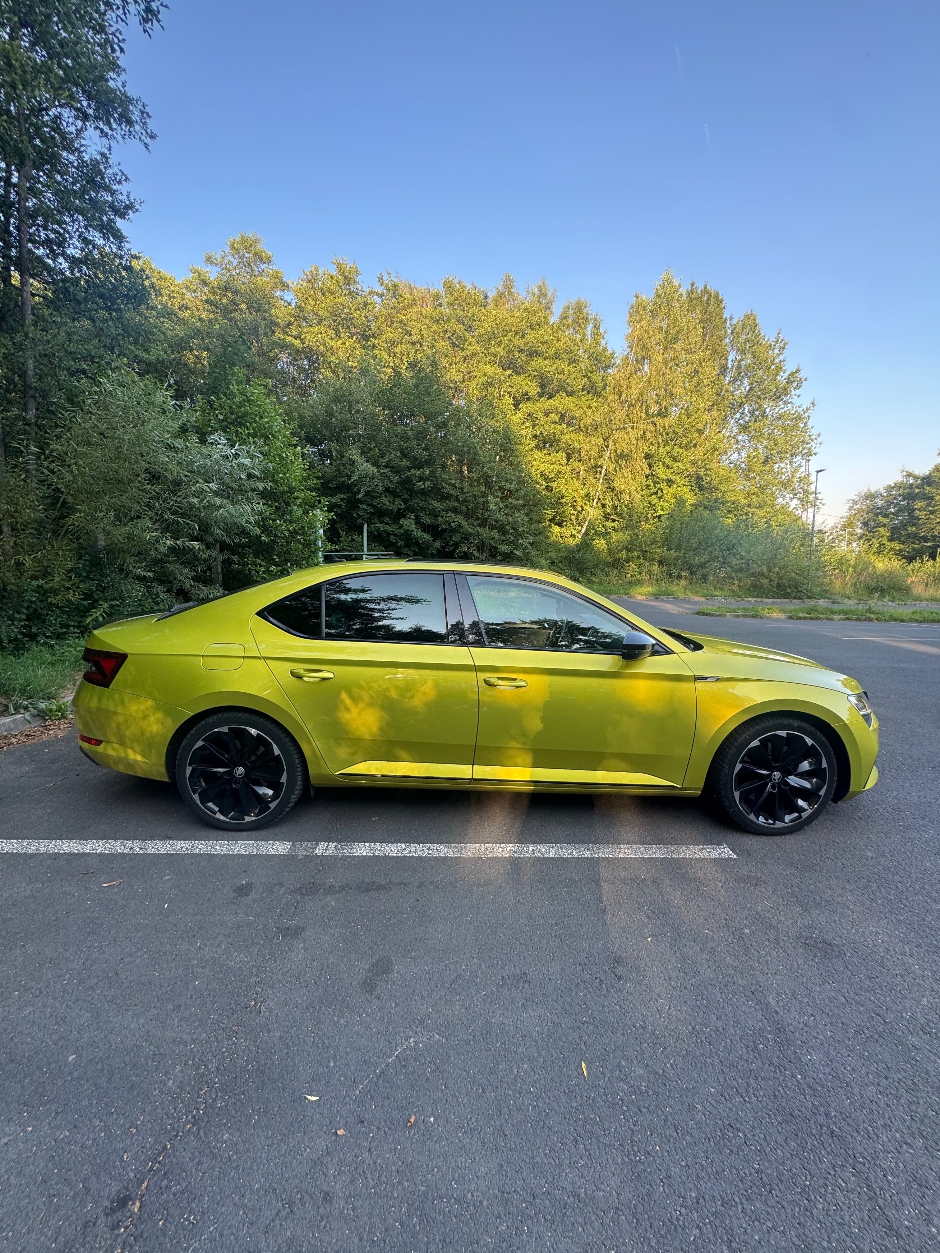 Škoda Superb, Škoda Superb Sportline 200kw - fotka 2