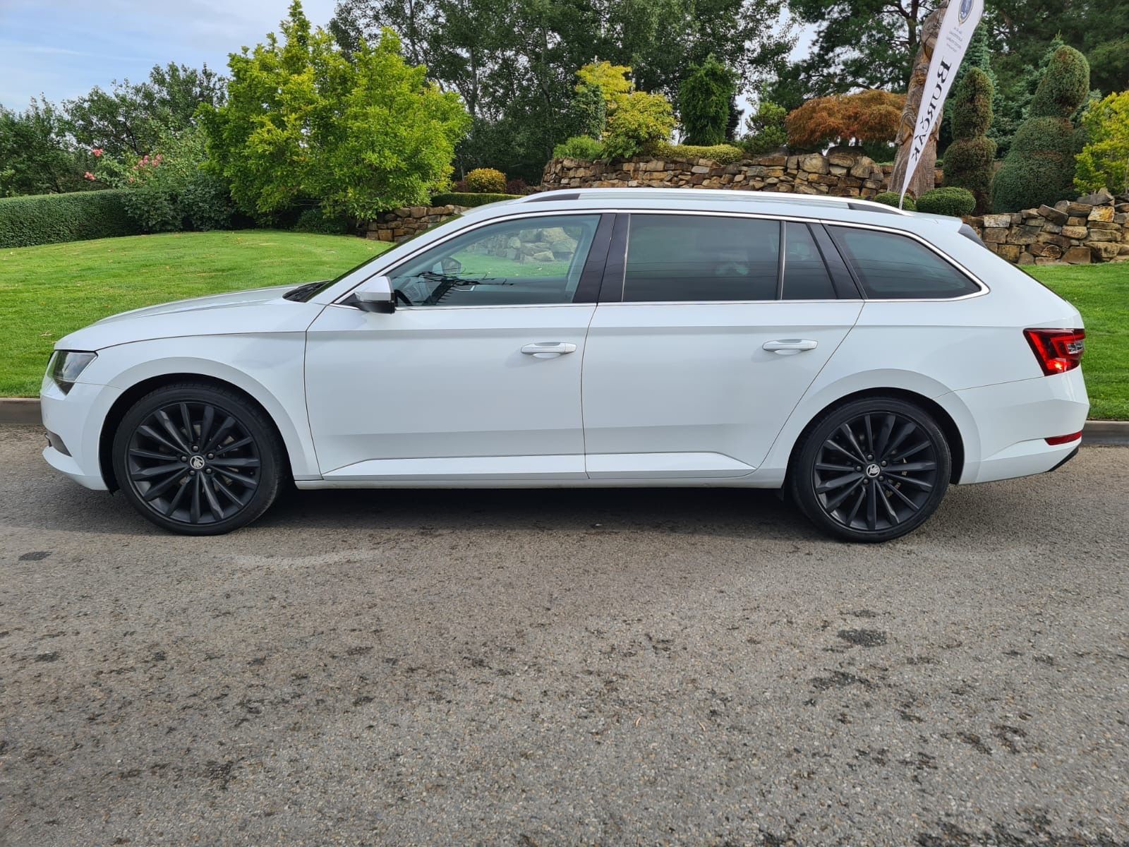 Škoda Superb, 1.6 TDi 88KW DSG NAV - fotka 6