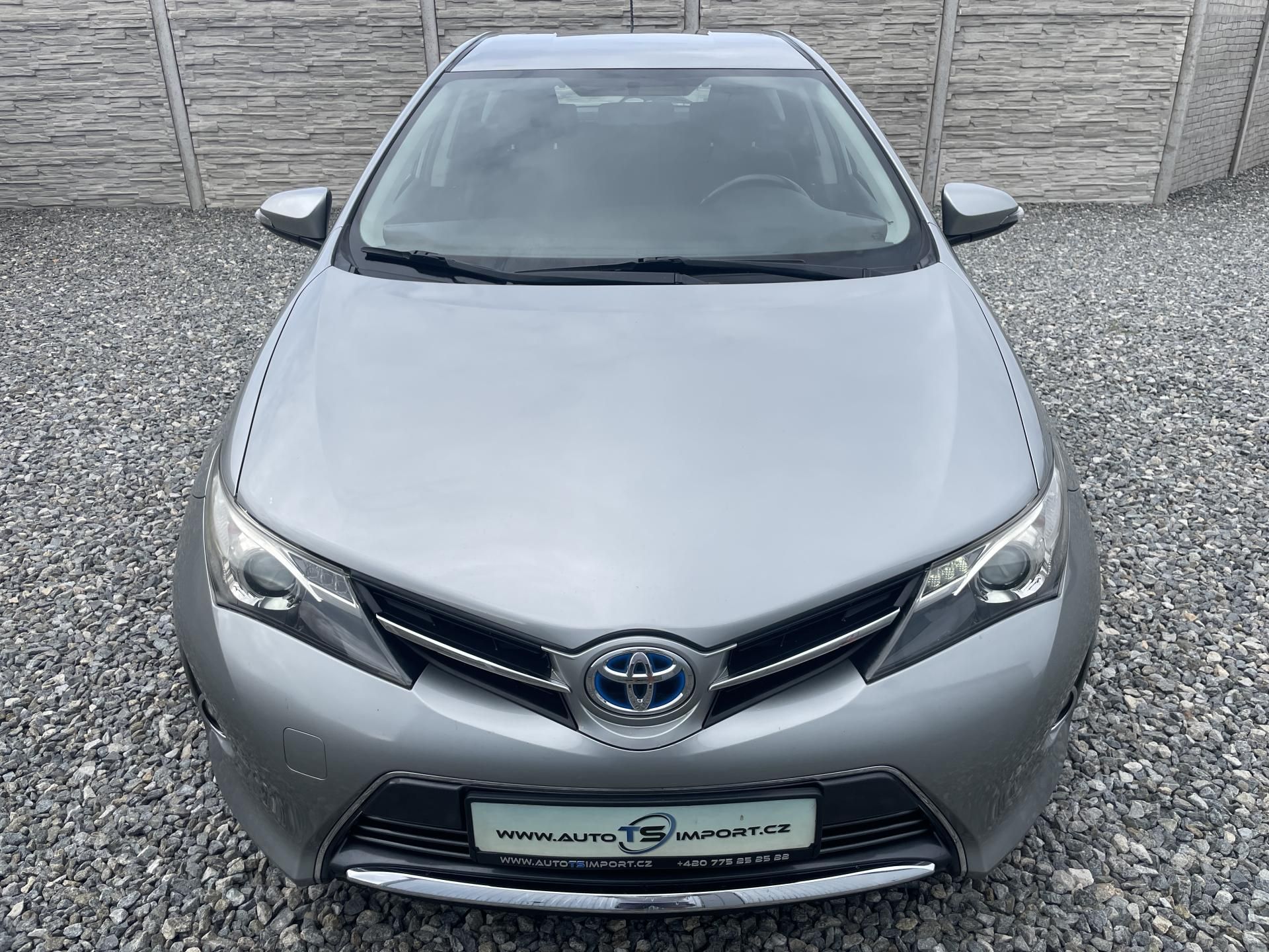 Toyota Auris, 1.8i 16v HYBRID AUT SERVIS TOP - fotka 6