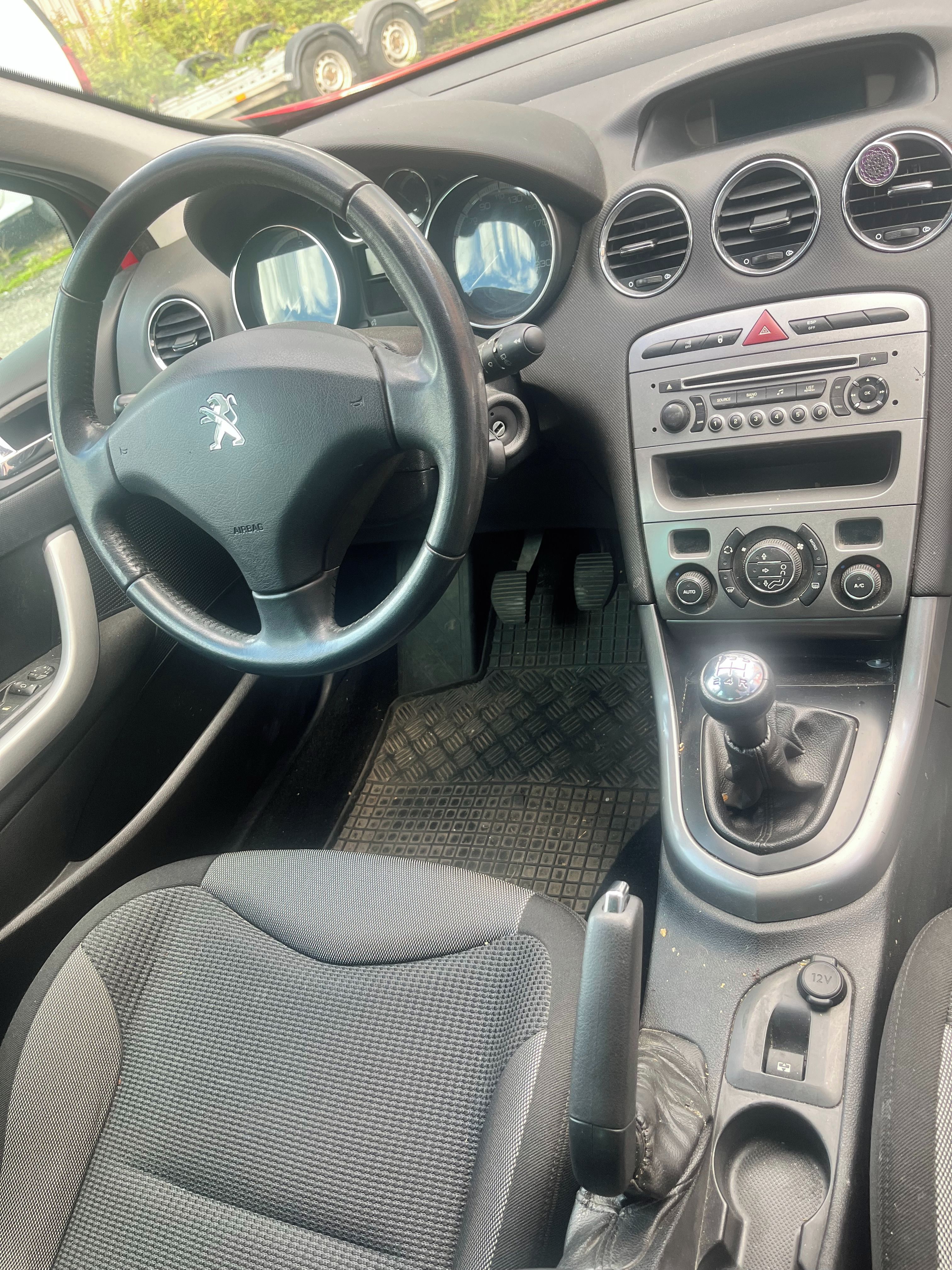 Peugeot 308, Peugeot 308 SW 1.6 HDI 84 kw - fotka 4