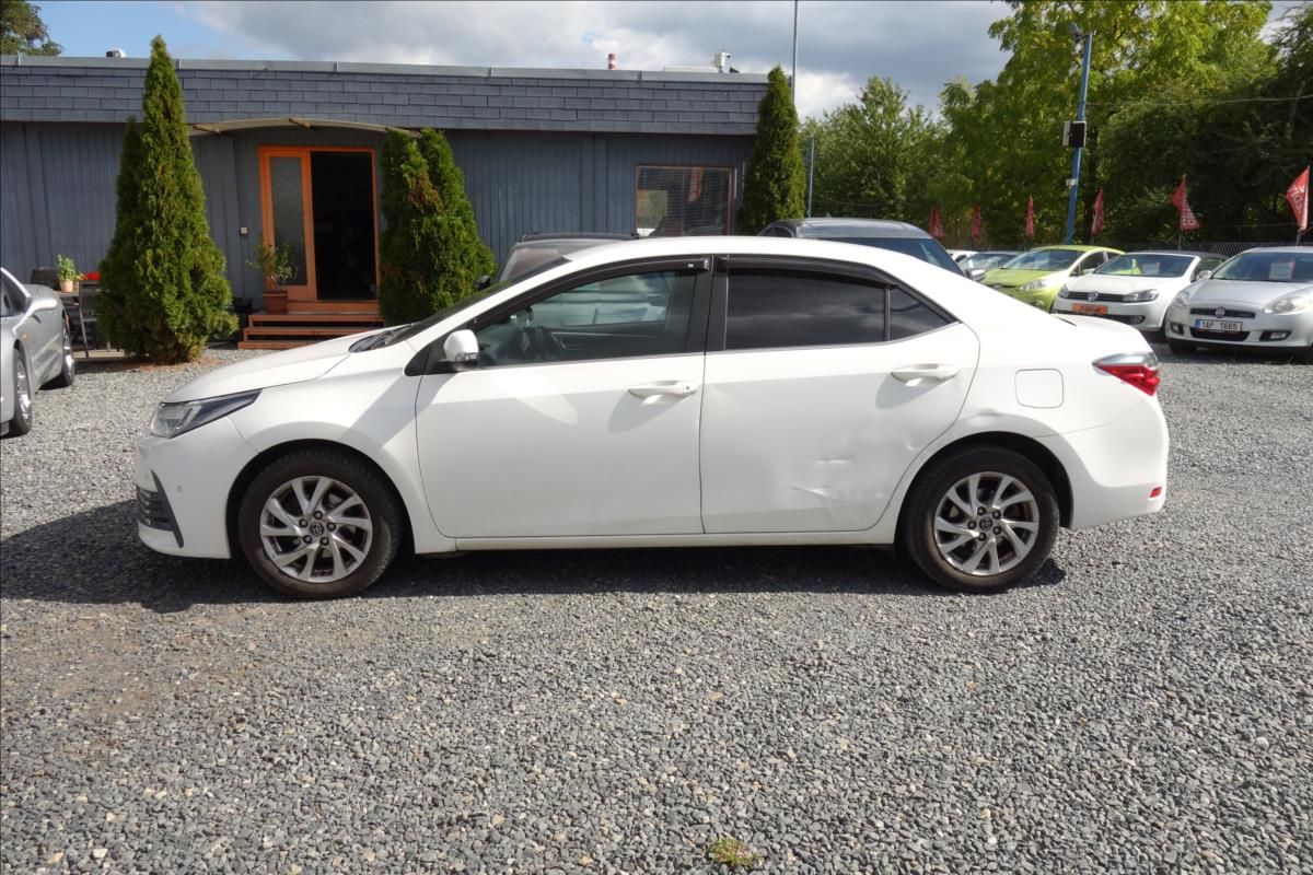 Toyota Corolla, 1,6 VVT-i + LPG, ČR, AUTOMAT. - fotka 3
