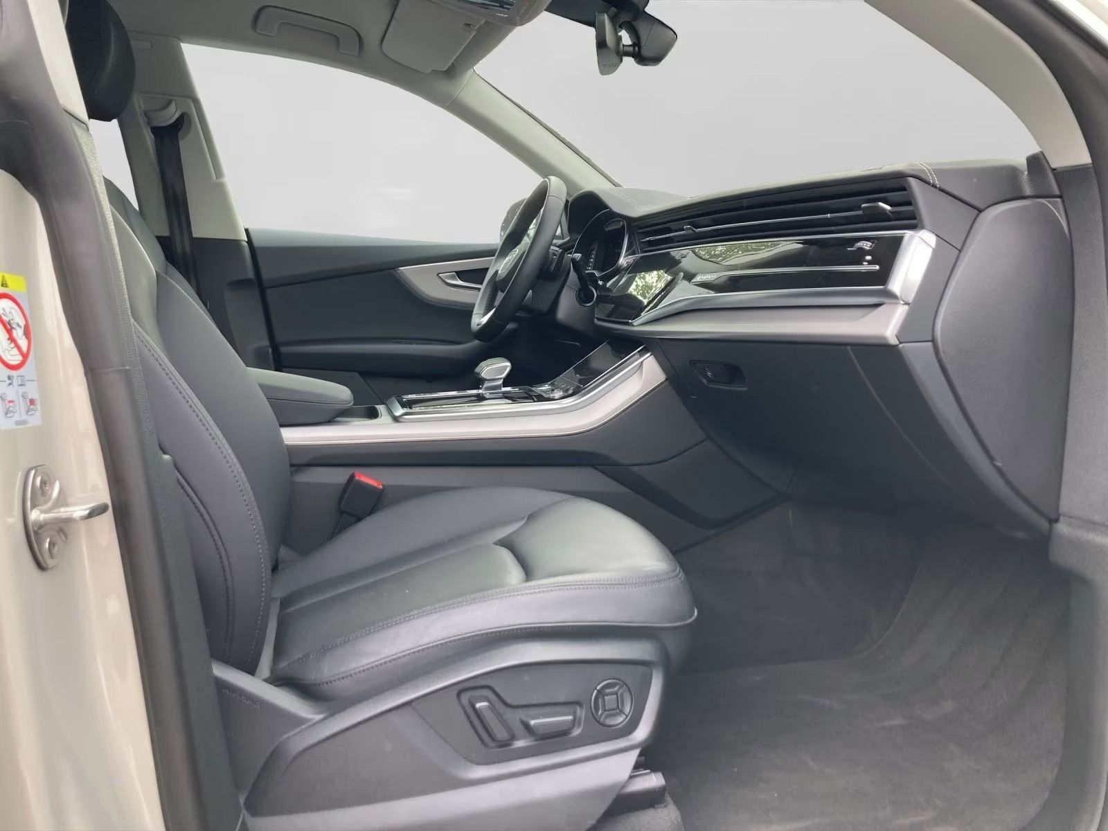 Audi Q8, 50 TDI quattro *Kůže*Navi*Led* - fotka 4