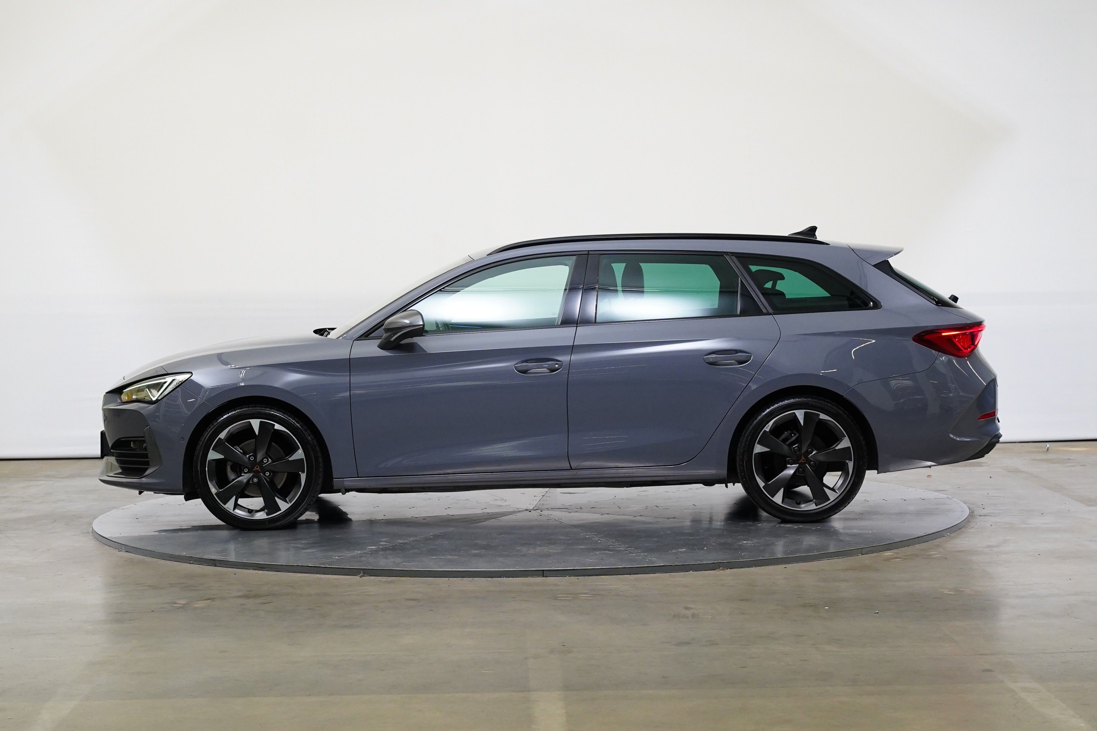 Cupra Leon, 1.5 eTSI 110 kW ST - fotka 3