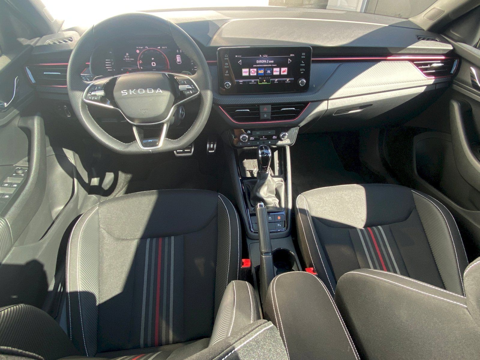 Škoda Scala, Monte Carlo 1.0 TSI 85 kW DSG - fotka 5