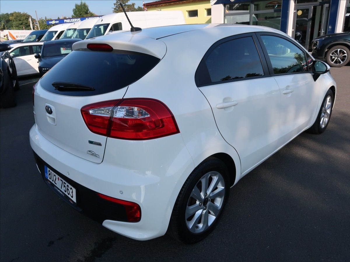 Kia Rio, 1,3 CVVT,62kW,1majČR,Serv.kn. - fotka 3