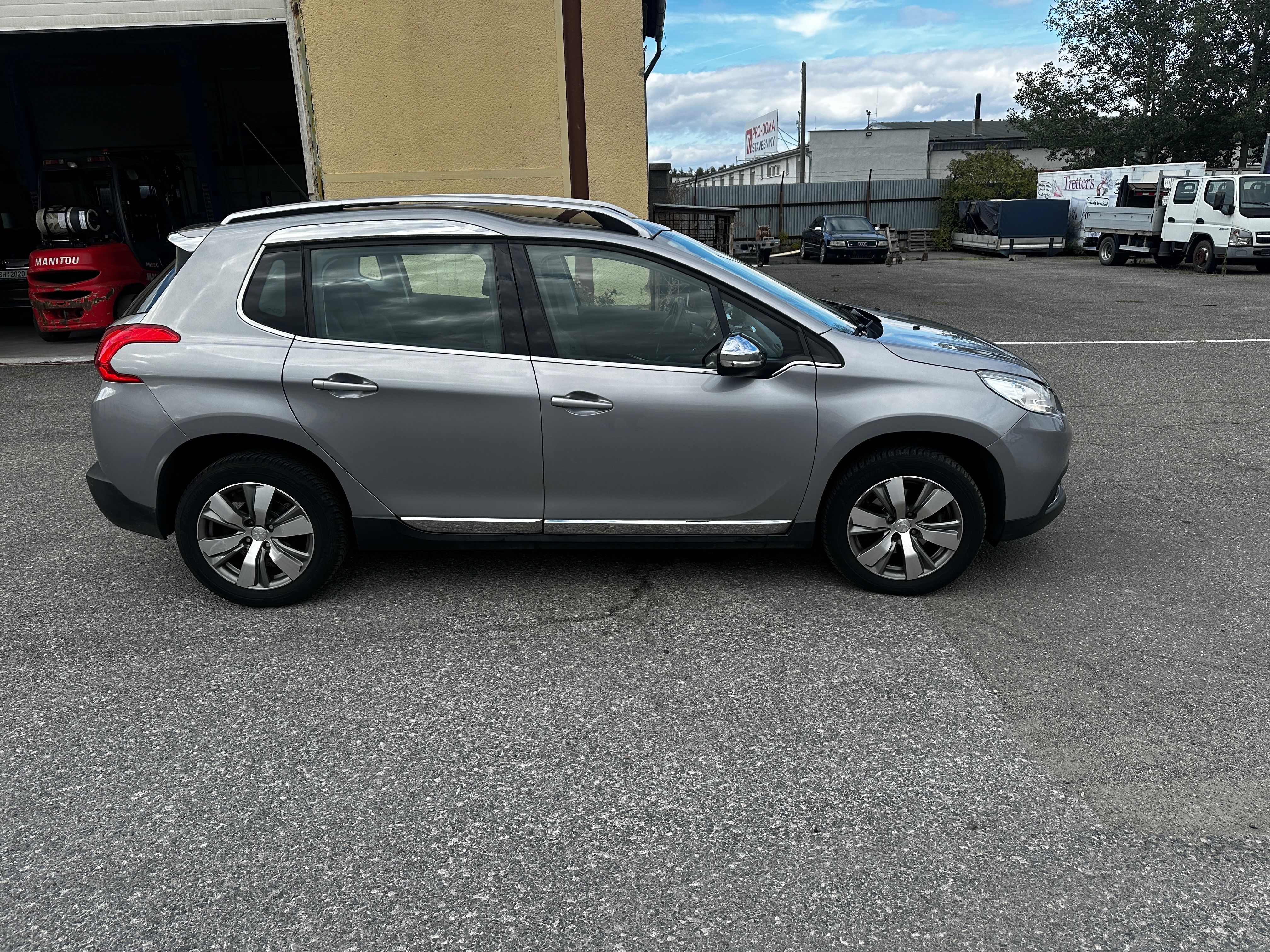 Peugeot 2008, 1,6 Allure Kůže Pano Klima - fotka 2