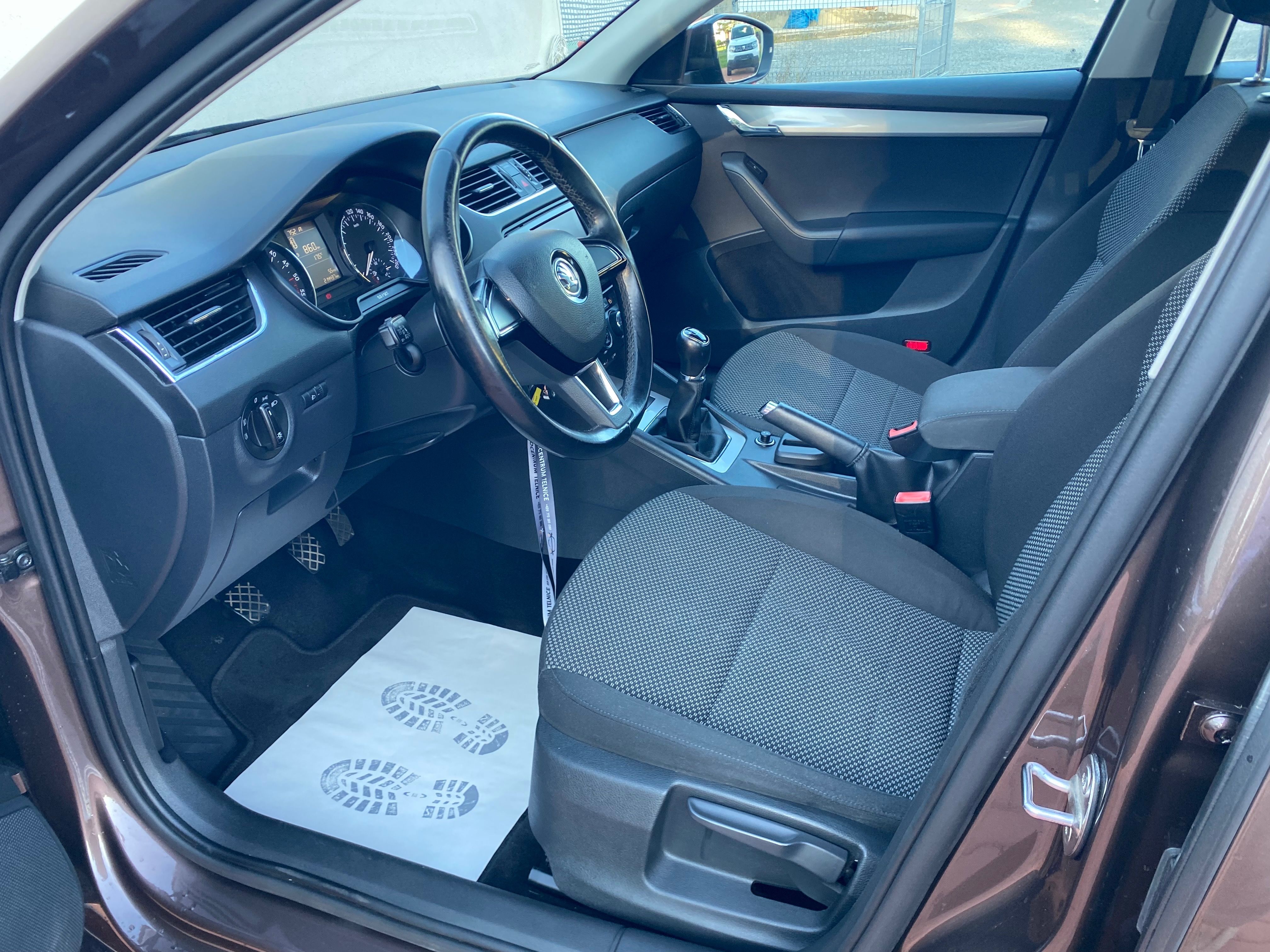 Škoda Octavia, 1.6 TDI 81 KW DIG.KlLIMA - fotka 4