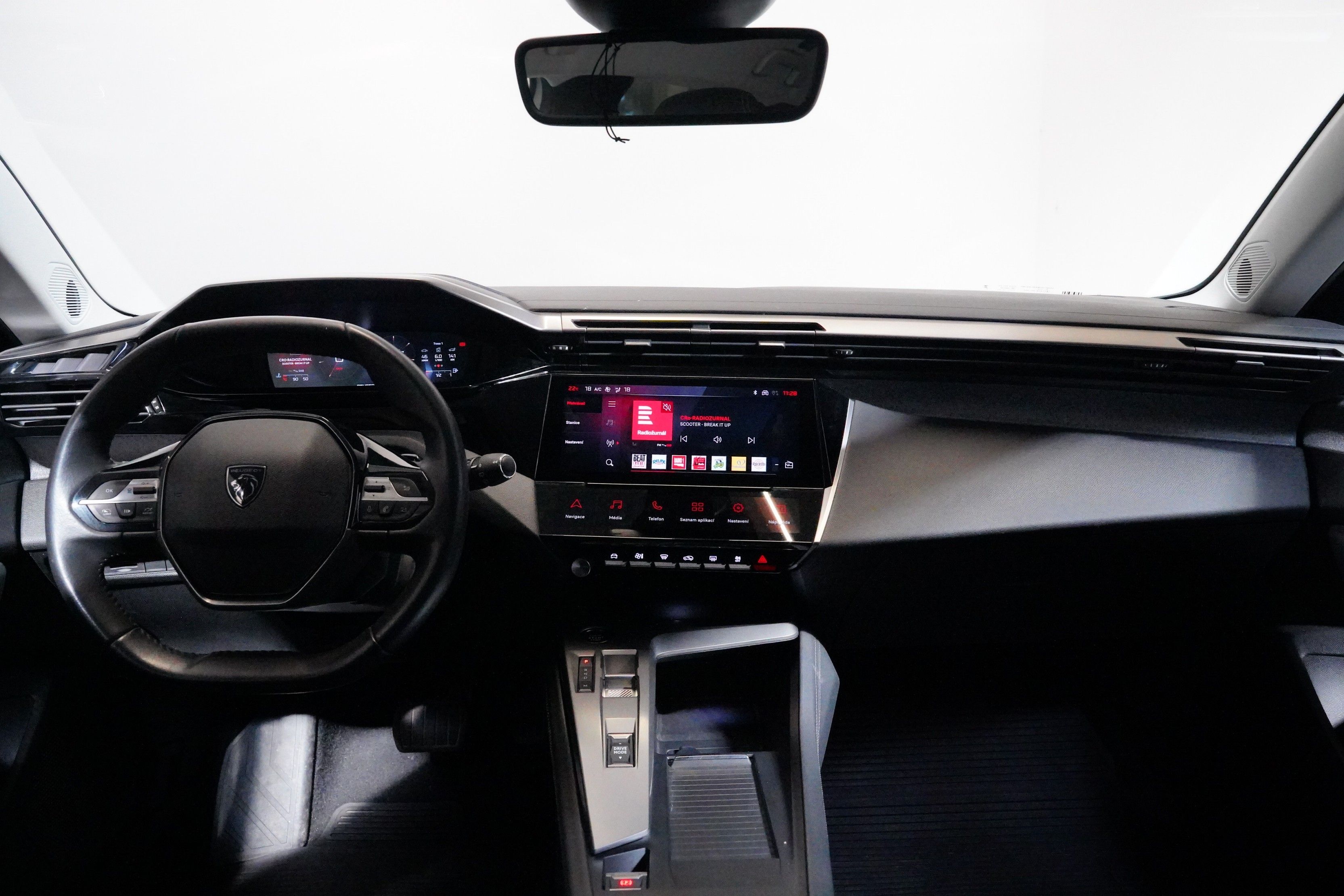 Peugeot 308, 1.5 BlueHDi 96 kW Allure - fotka 5