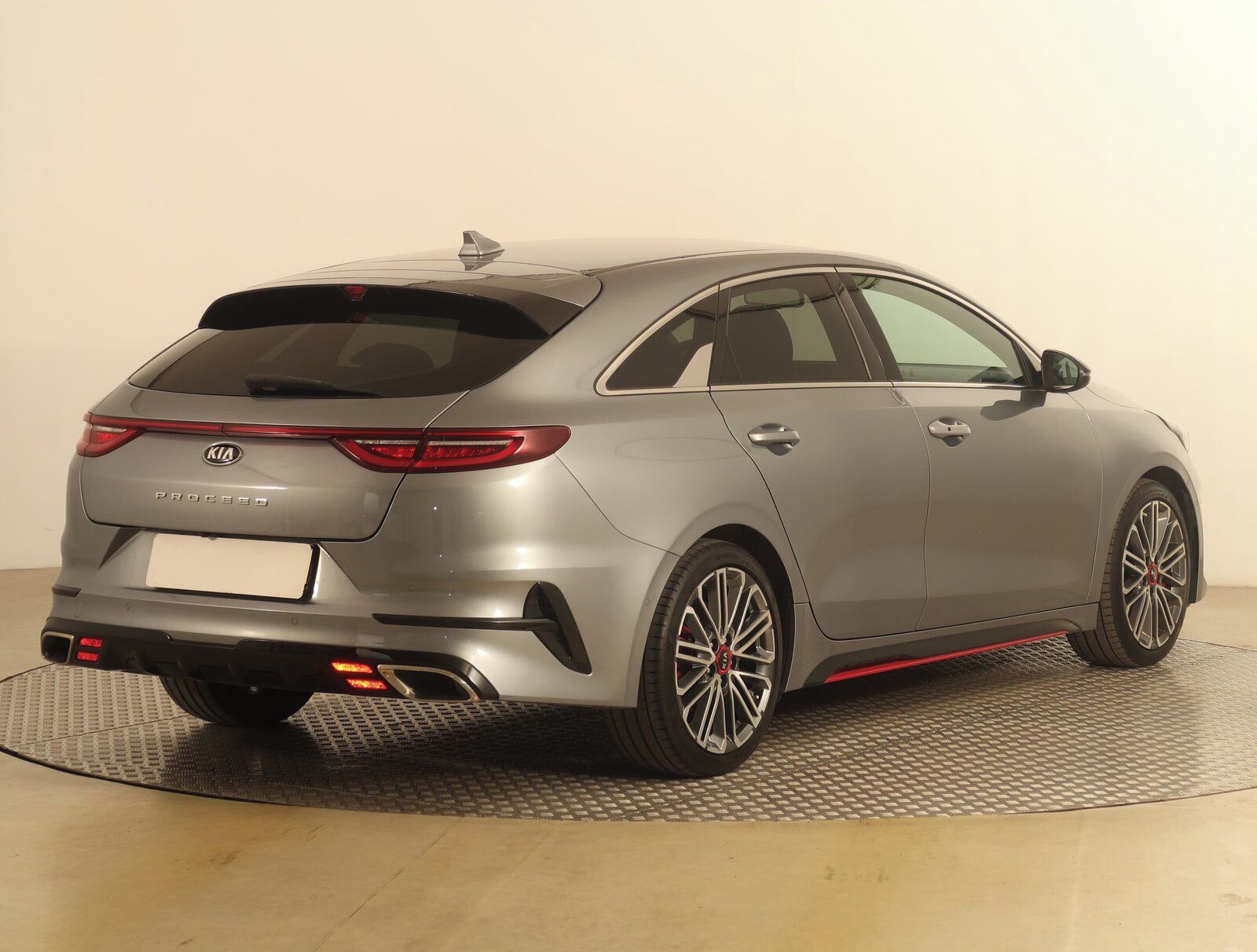 Kia ProCeed, GT 1.6 T-GDI, Automat - fotka 5