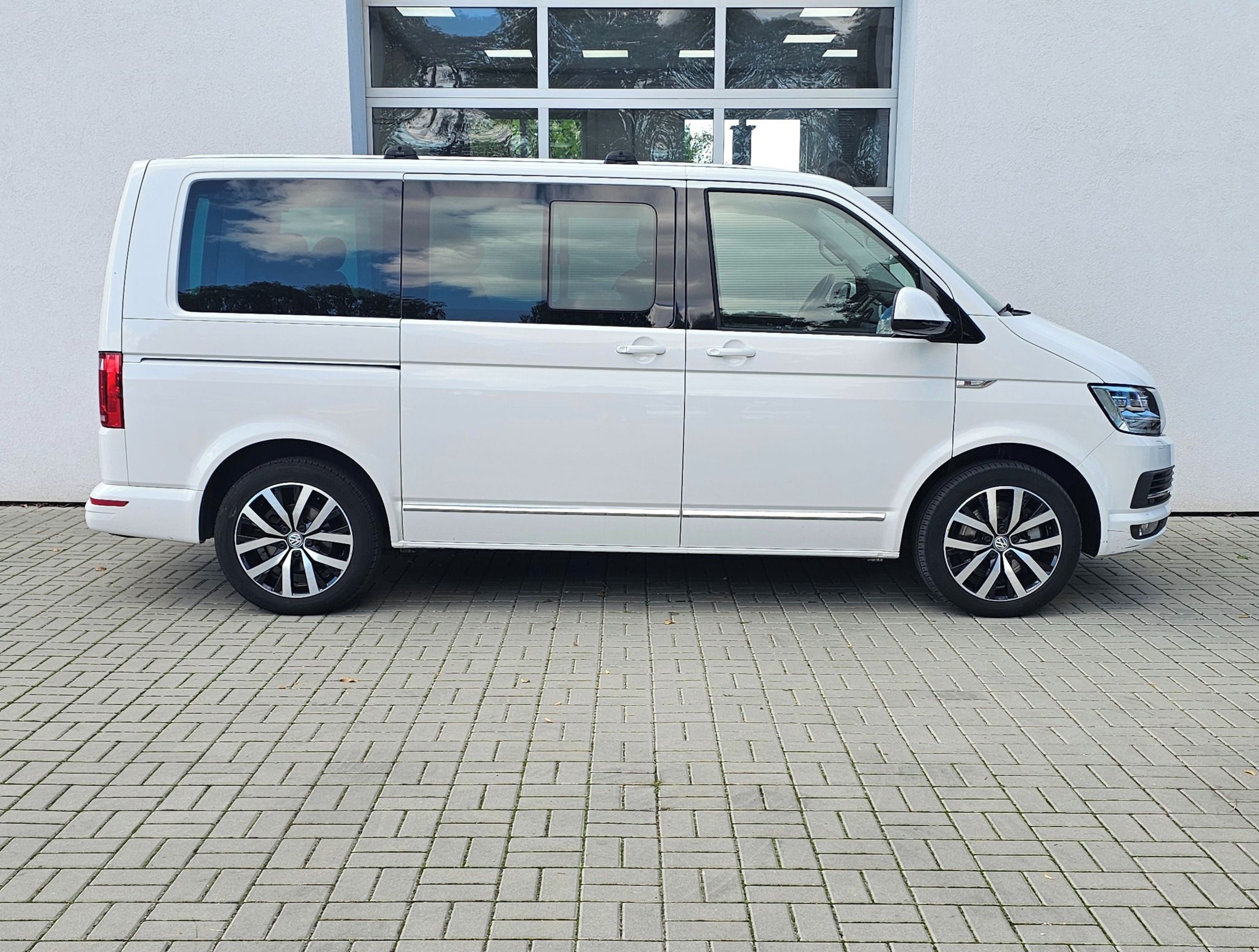 Volkswagen Multivan, 2.0TDI Highline 4Motion - fotka 5