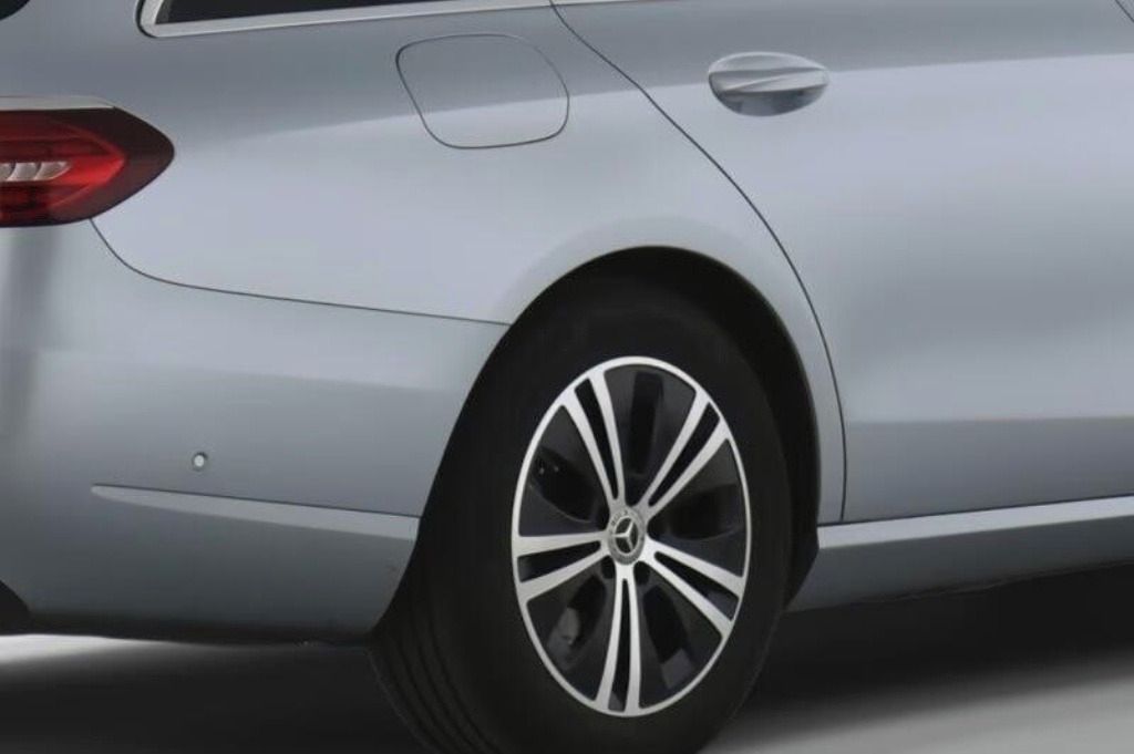 Mercedes-Benz Třídy E, 220 d T AVANTGARDE*Kůže*MBUX* - fotka 4
