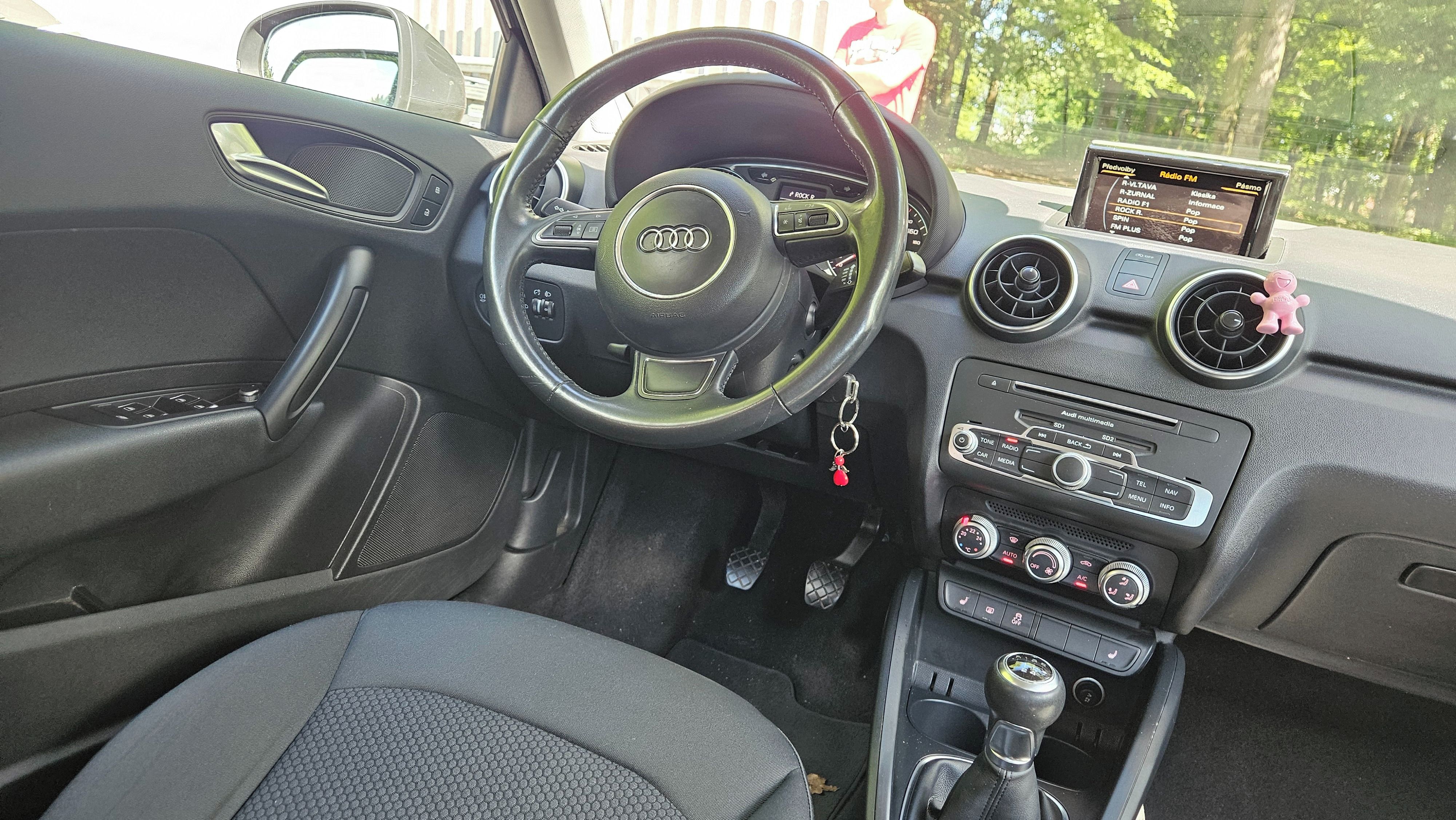 Audi A1, 1.0TFSI ULTRA 70kw,VYHŘ.SEDADL - fotka 3