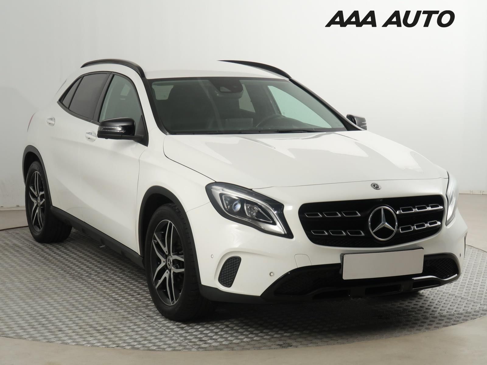 Mercedes-Benz GLA, 220 4MATIC, Urban, 4X4
