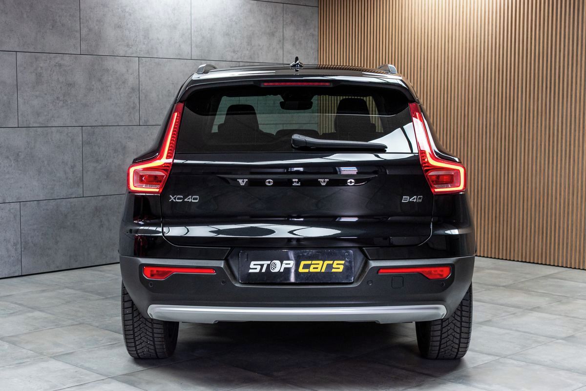 Volvo XC40, B4 AWD KAMERY360*HARMAN*ČR 1.M - fotka 5