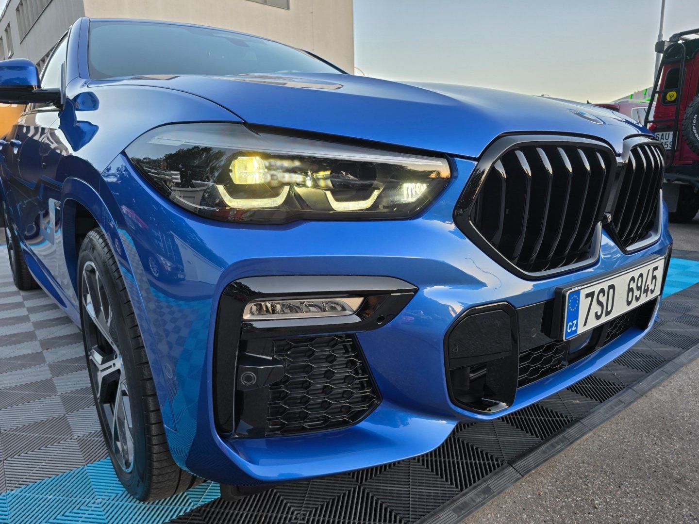 BMW X6, 30d/195KW/ČR/1.MAJ/M-PAKET - fotka 4