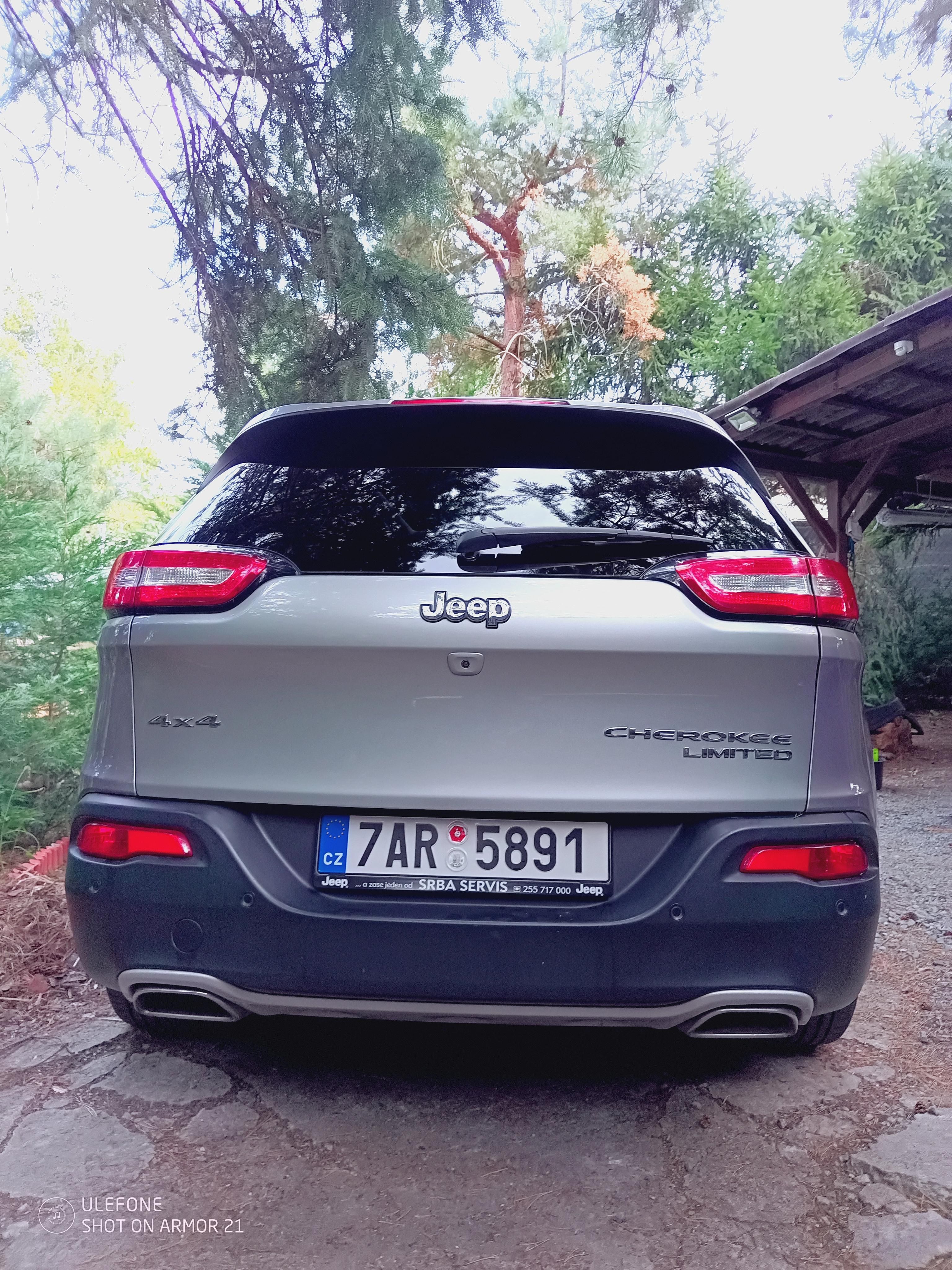 Jeep Cherokee, 2,2  147kW, Aut.4x4, tažné - fotka 2