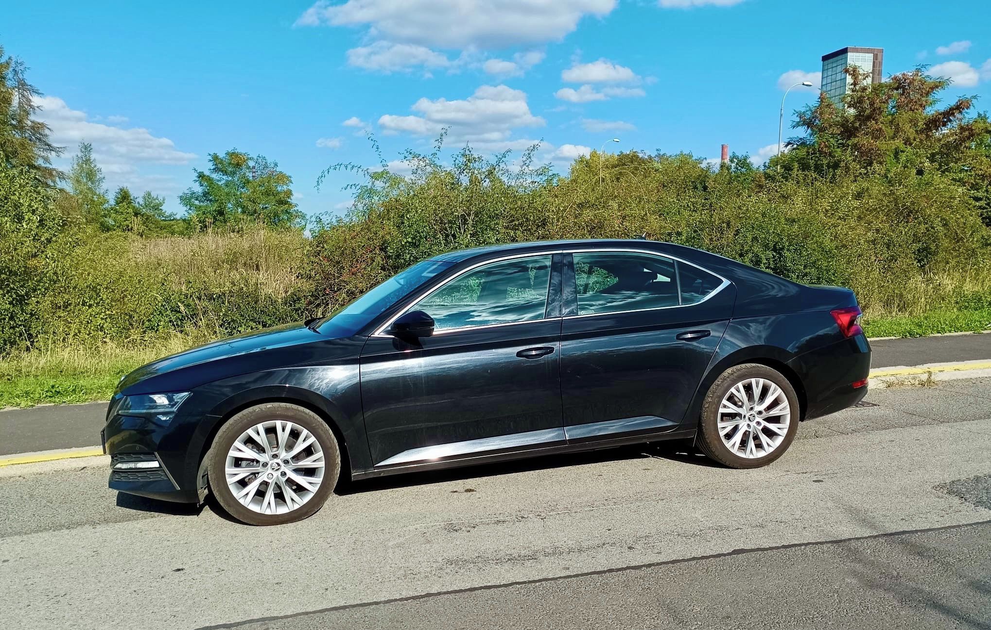 Škoda Superb, 1.4TSI i V hybrid, automat - fotka 3