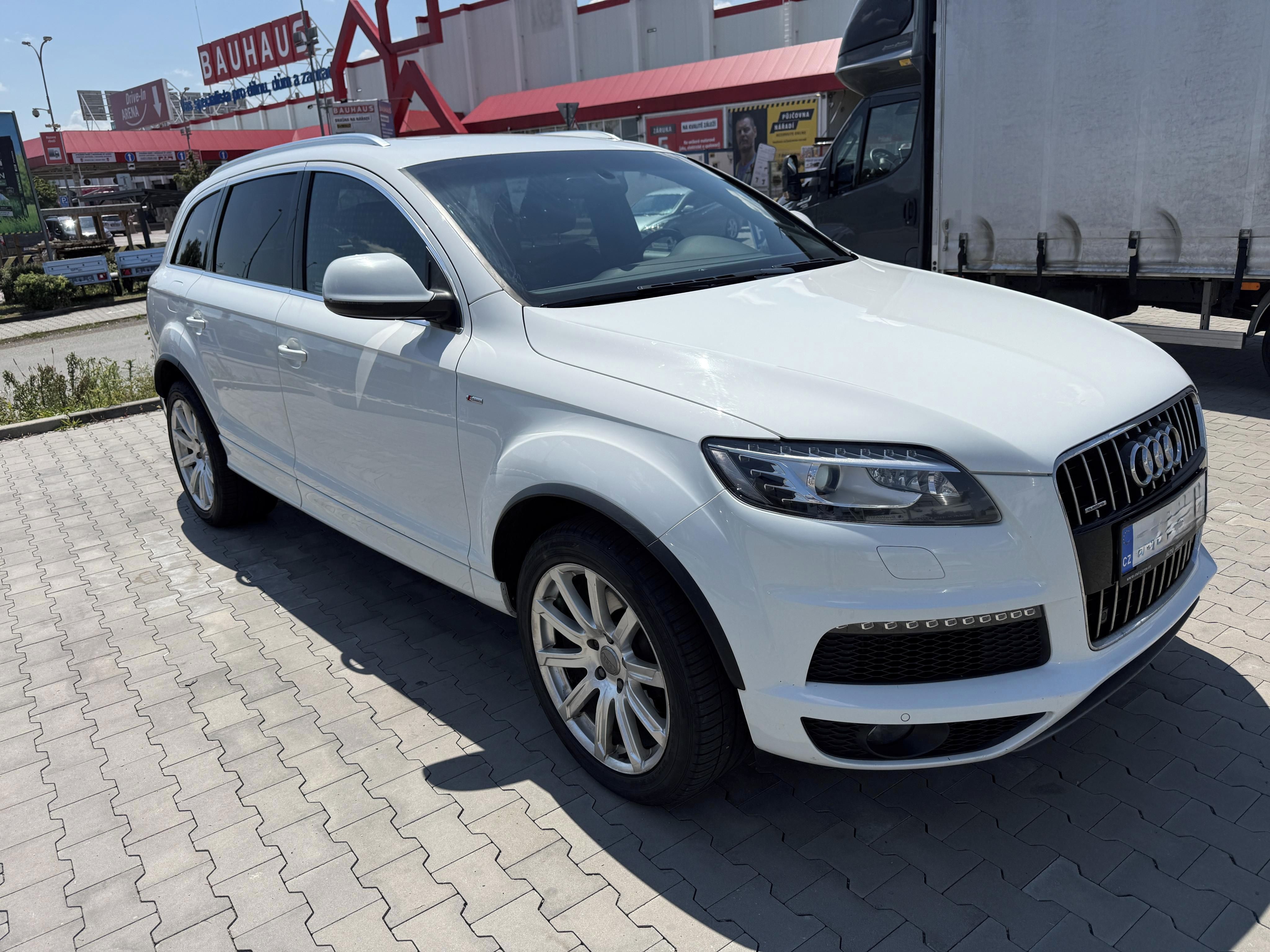 Audi Q7, 7 místná AUDI Q7 - fotka 5