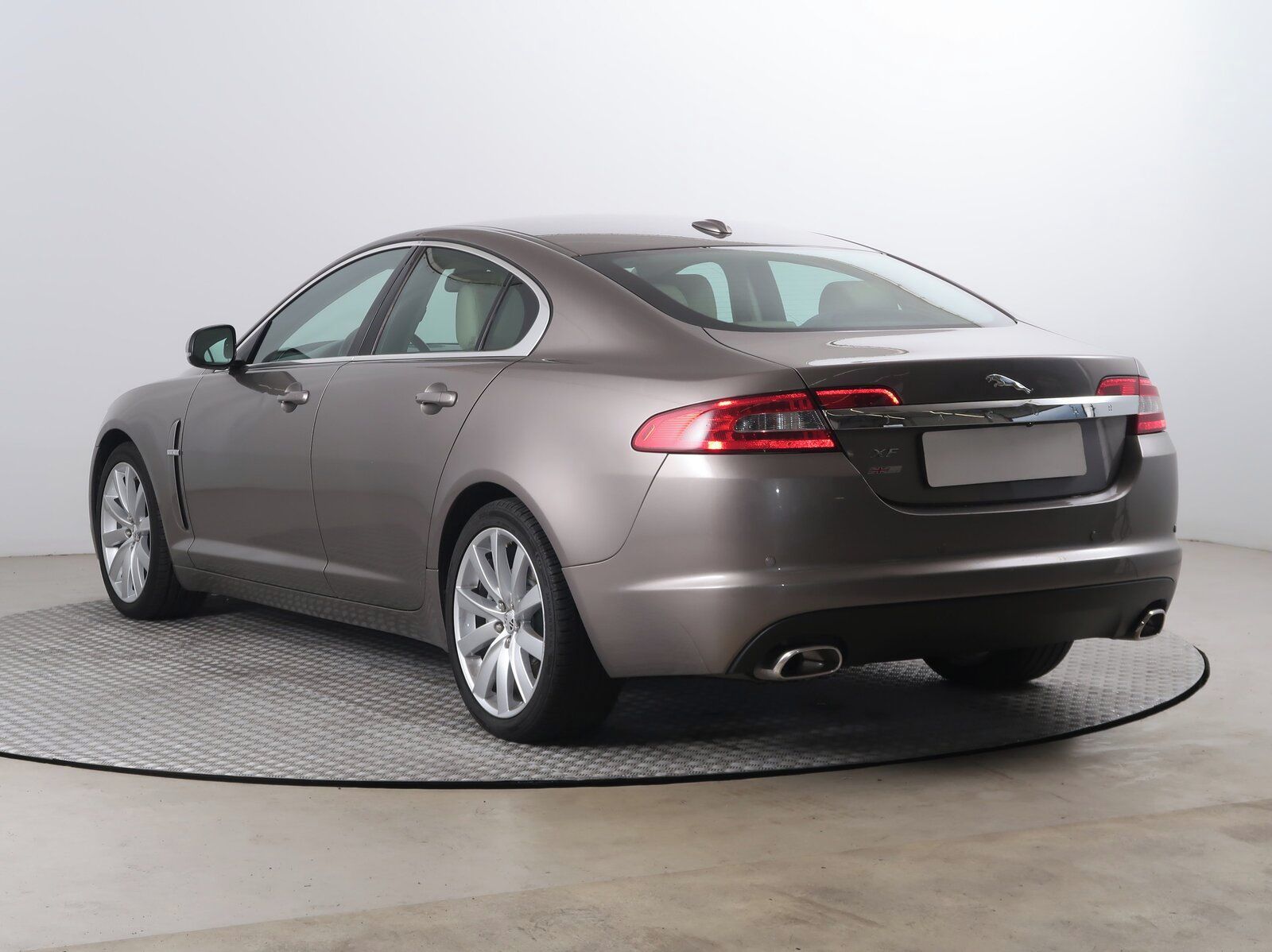 Jaguar XF, 3.0 D, Automat - fotka 4