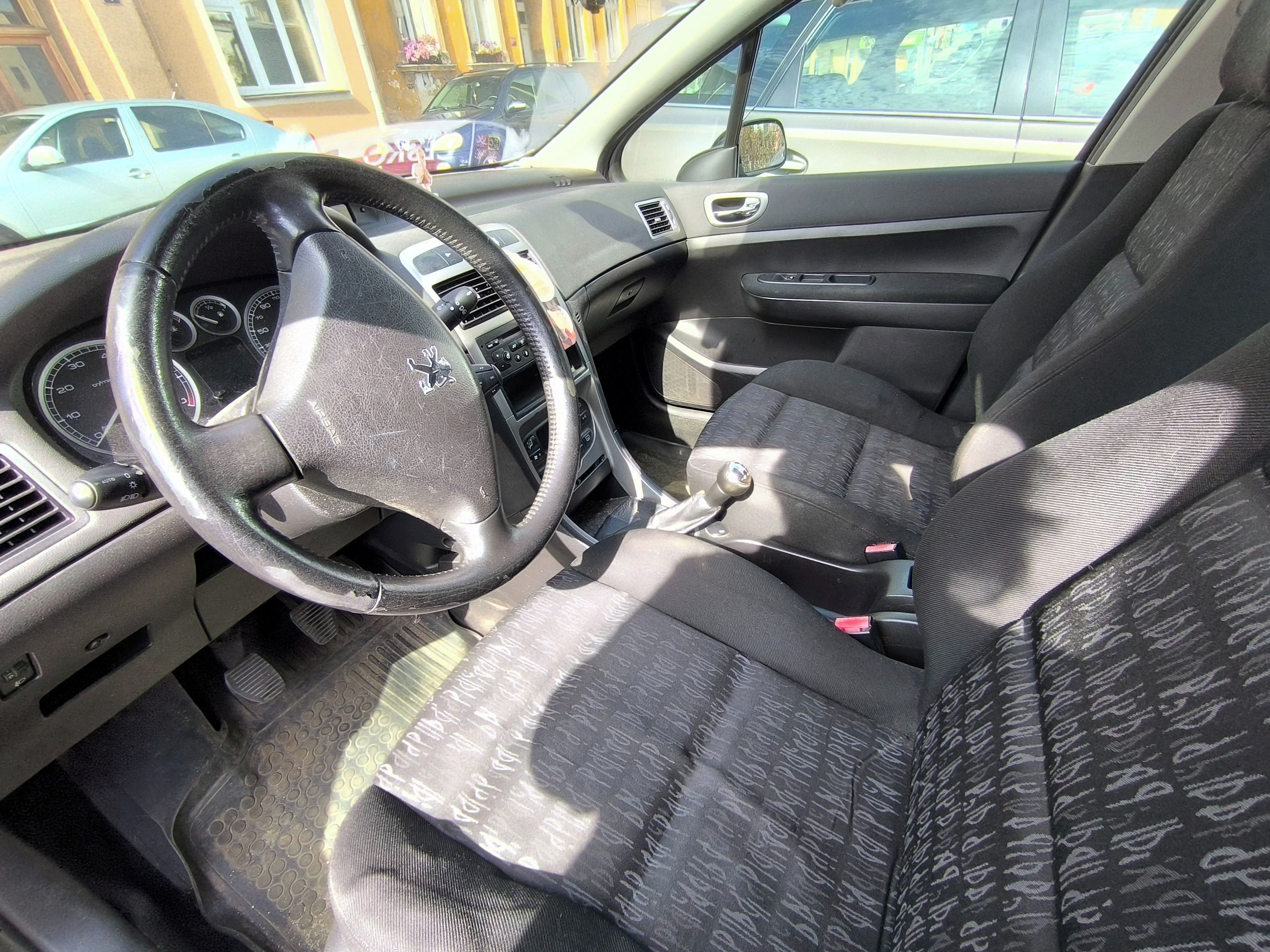 Peugeot 307, 2xpneu, nová baterie - fotka 6