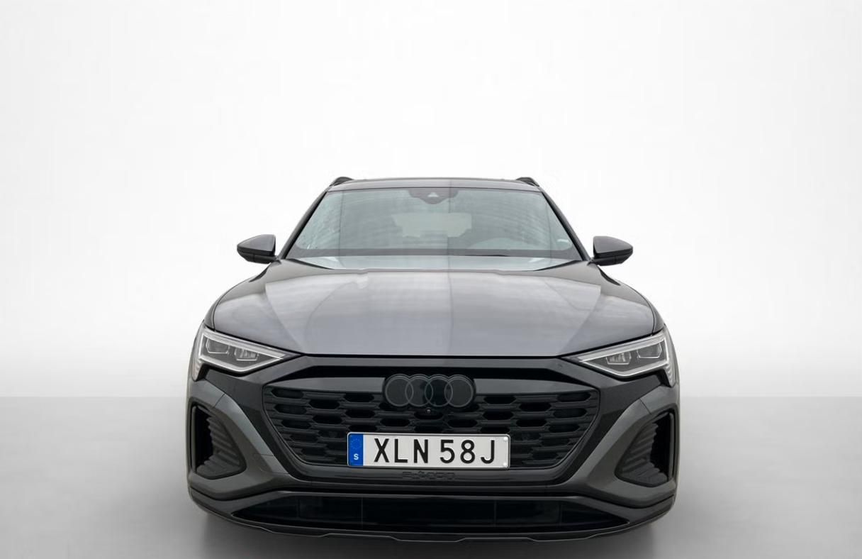 Audi Q8 e-tron, 55 Q 360k Matrix Vzduch Pano - fotka 3