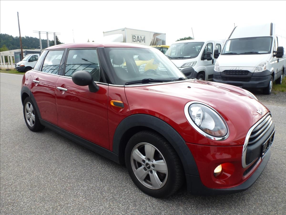 Mini One, 1,5 D 5 dveří  TWINPOWER TURBO - fotka 6