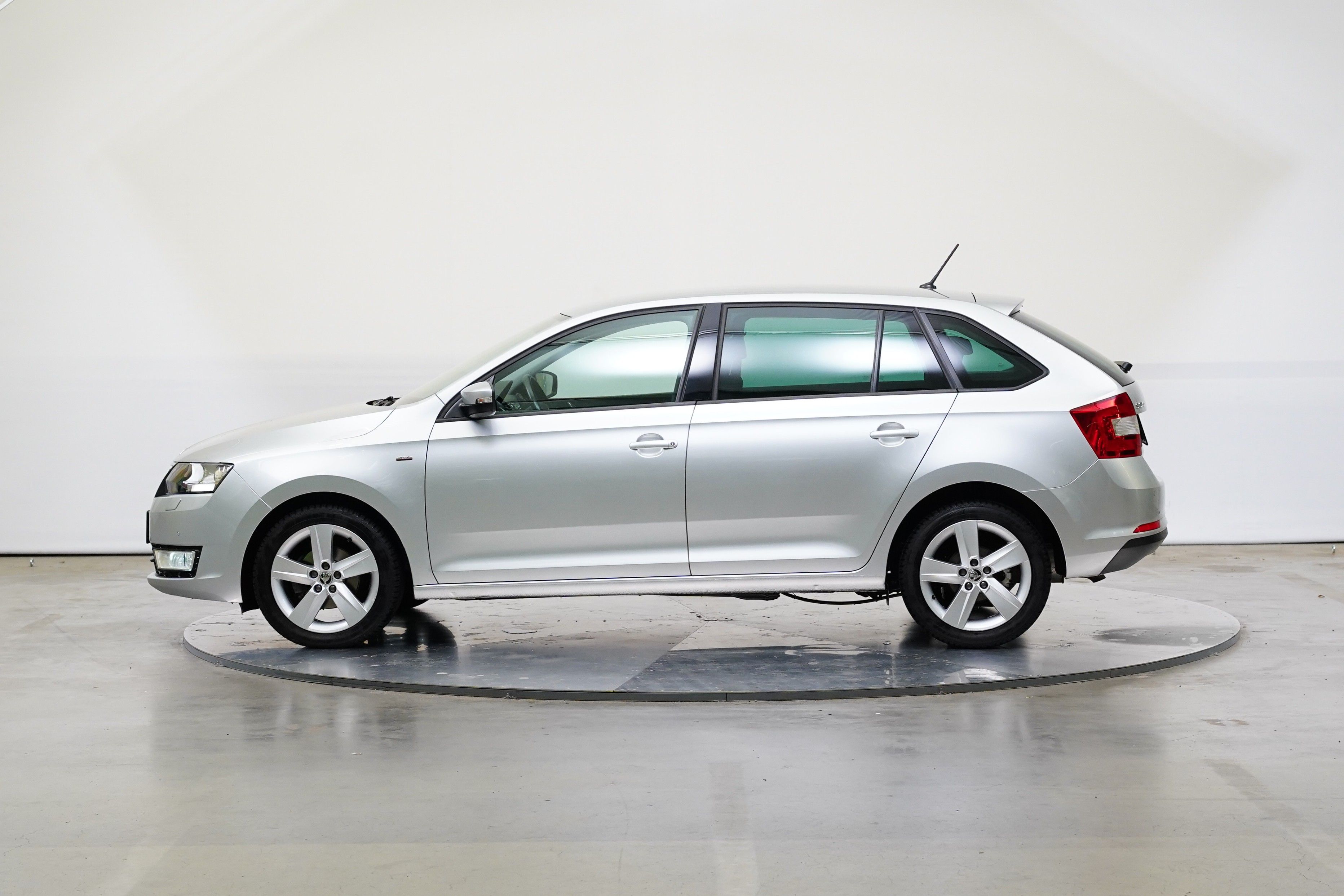 Škoda Rapid, 1.2 TSI 66 kW Drive - fotka 3