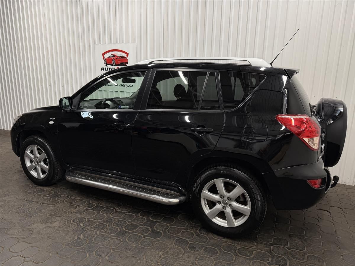 Toyota Rav4, 2.2 D-4D 100kW ČR 1MAJITEL - fotka 5