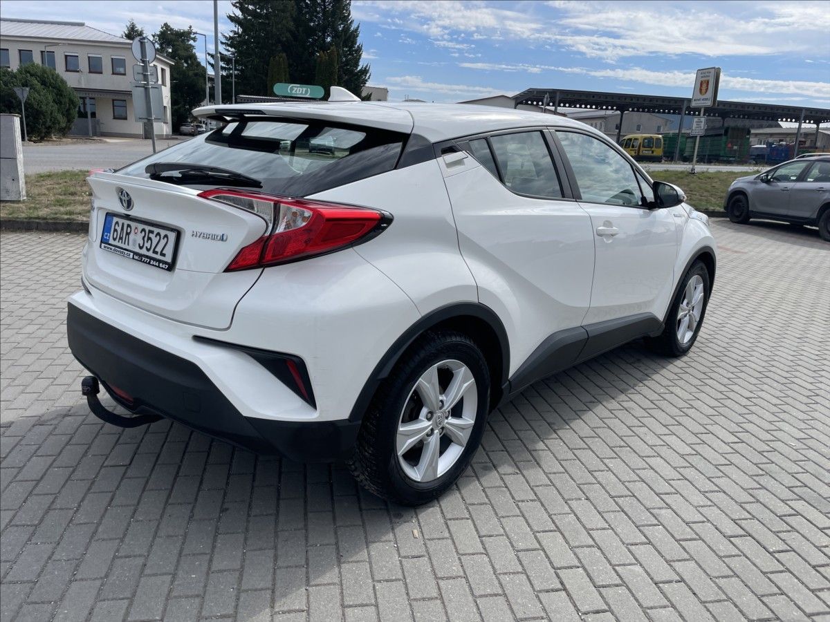 Toyota C-HR, 1,8 i 72kw Hybrid CVT CZauto T - fotka 4