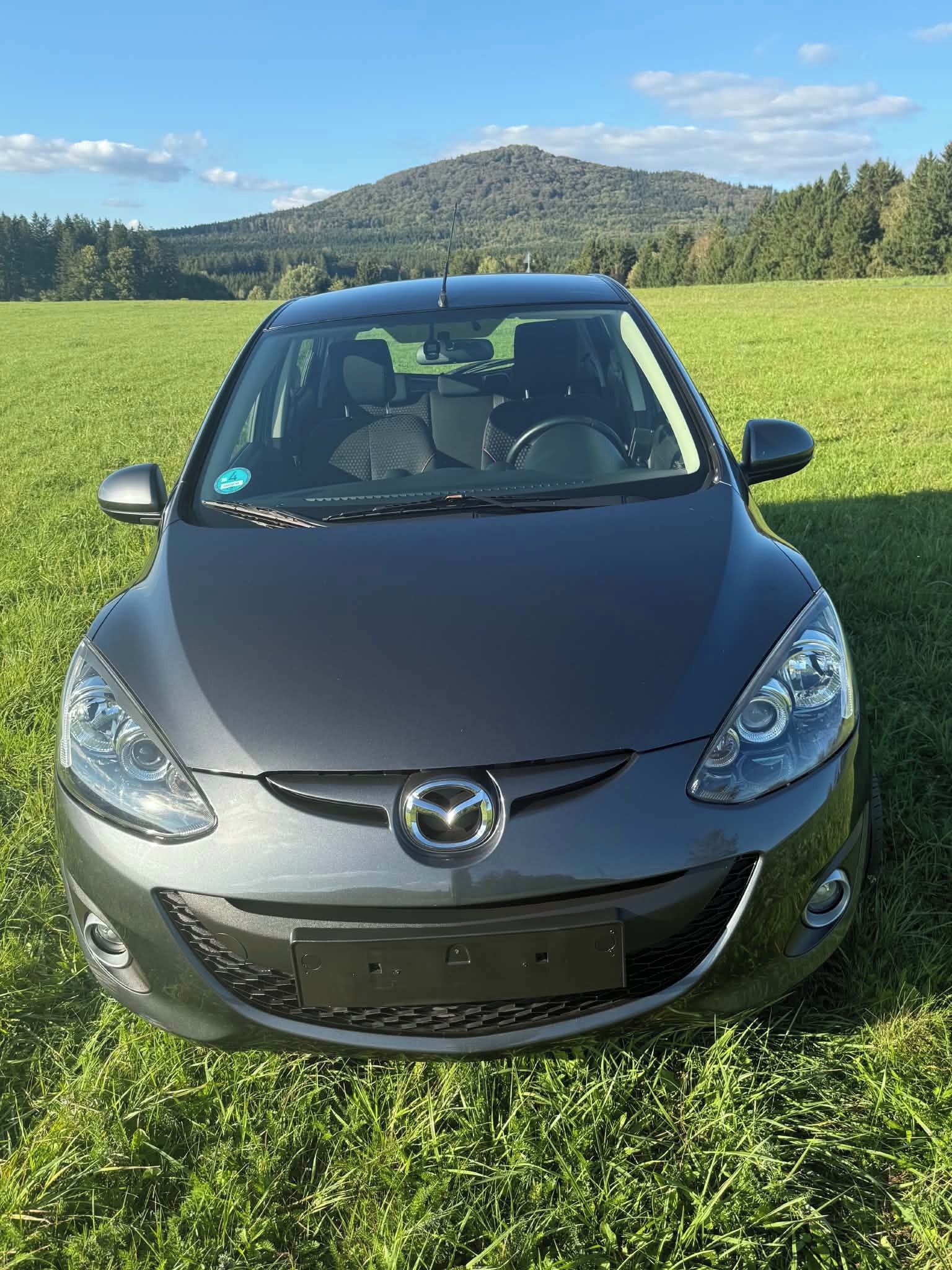 Mazda 2, Mazda 2 1.5i 75kW (2014) Sport - fotka 2