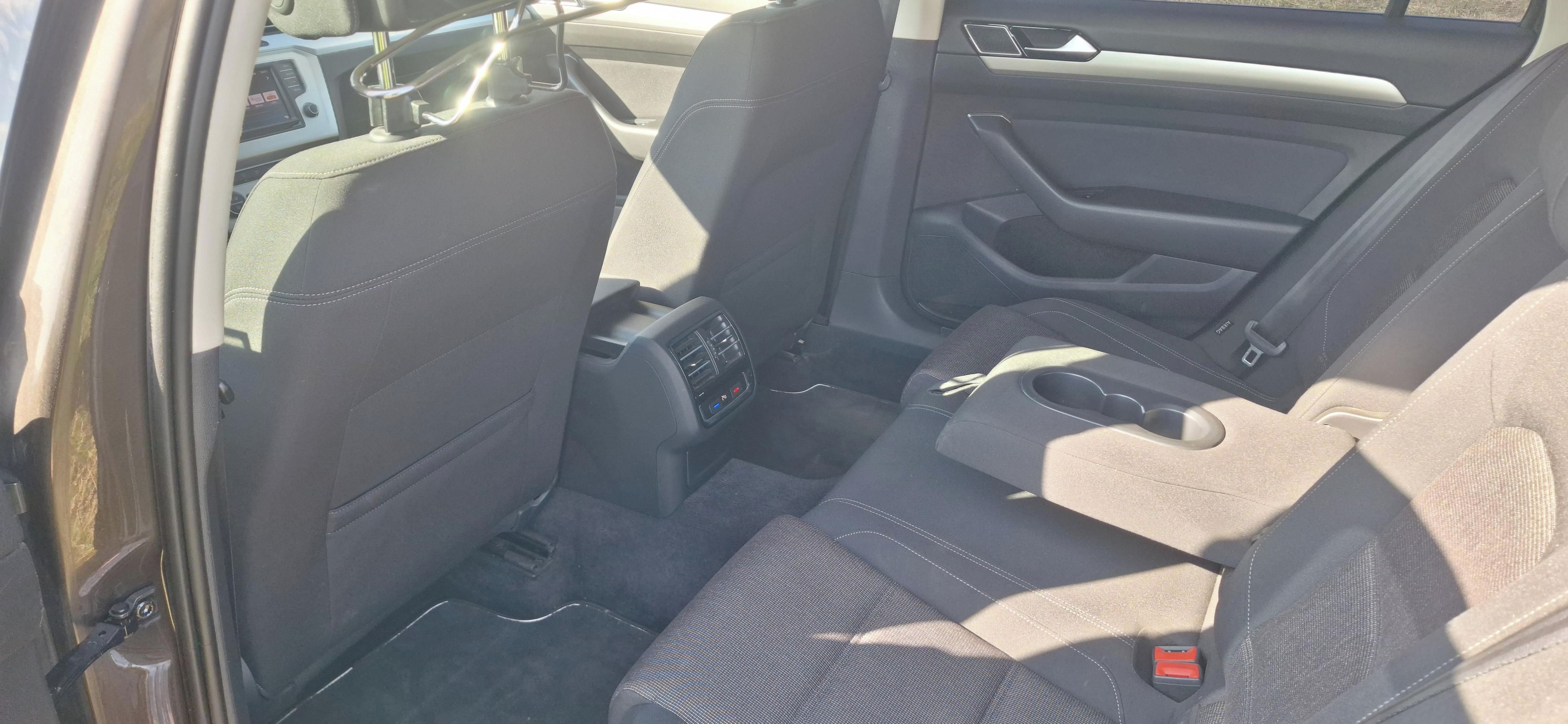 Volkswagen Passat Variant, 1,6tdi - původ ČR - fotka 5