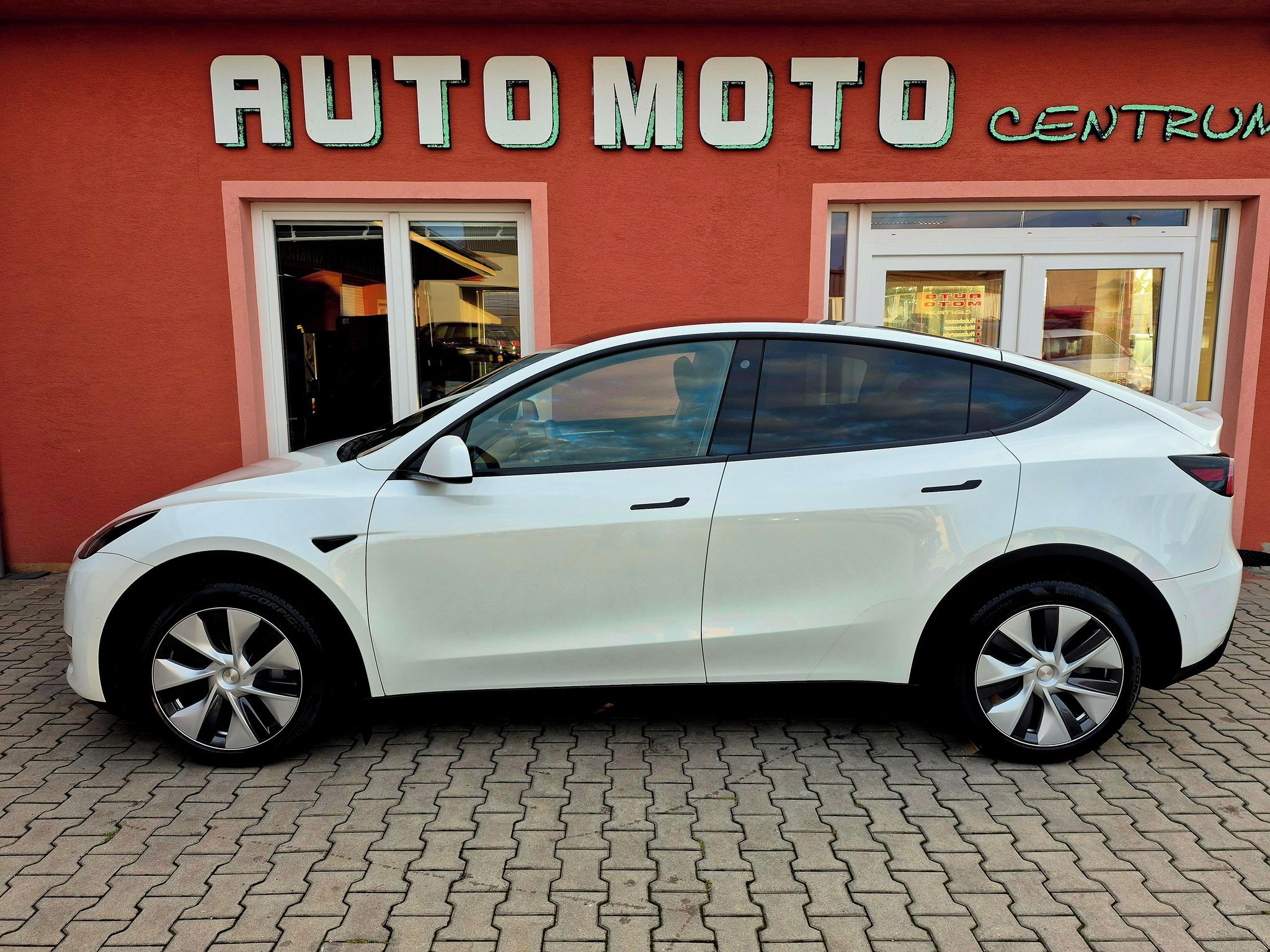 Tesla Model Y, Long Range Dual Motor, Berlín - fotka 2