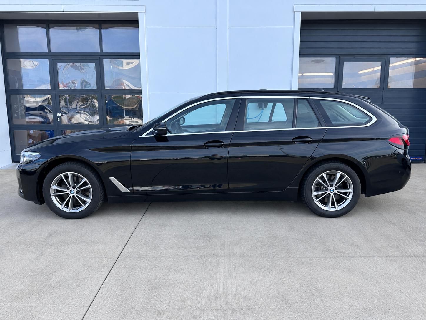 BMW Řada 5, 520d Touring, Head-up, Tažné - fotka 3